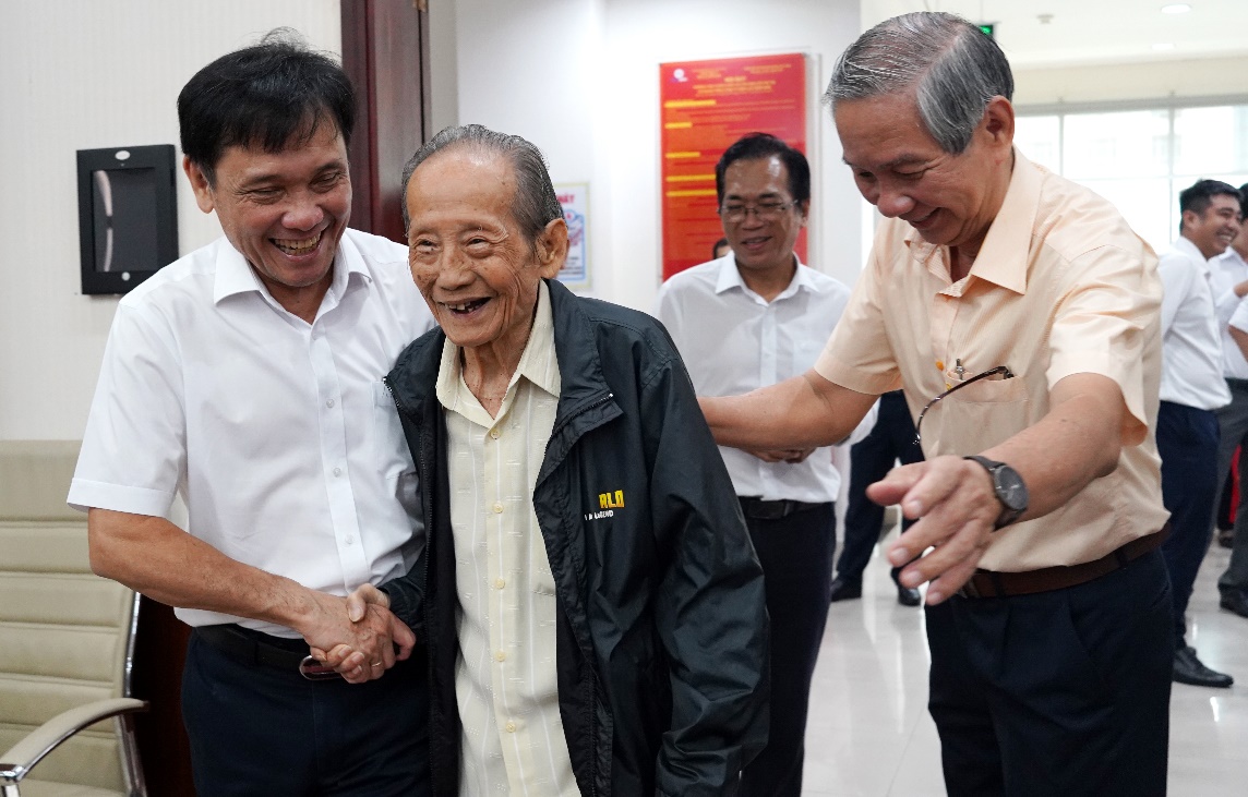 10 dấu ấn nổi bật của EVNSPC trong năm 2025 - Ảnh 4.