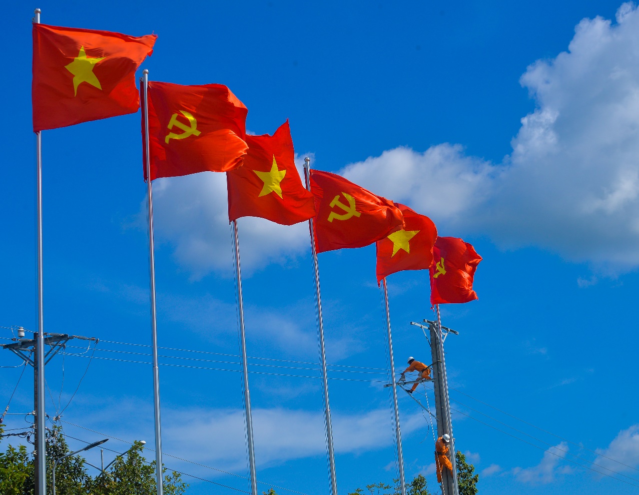 10 dấu ấn nổi bật của EVNSPC trong năm 2025 - Ảnh 2.