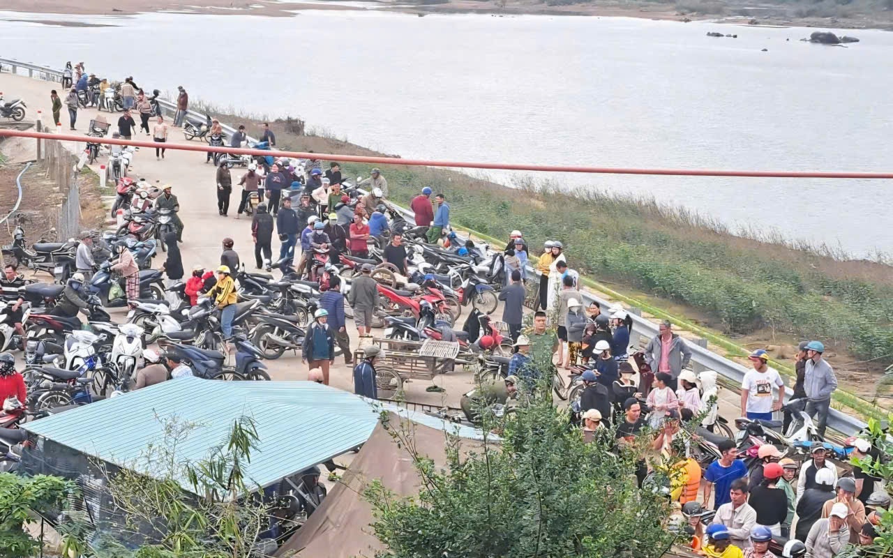 Người phụ nữ dũng cảm cứu 2 thanh ni&ecirc;n khỏi chết đuối tại Quảng Ng&atilde;i - Ảnh 2.