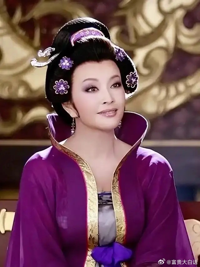 Lưu Hiểu Kh&aacute;nh t&aacute;i diễn V&otilde; Tắc Thi&ecirc;n ở tuổi 76 - Ảnh 4.