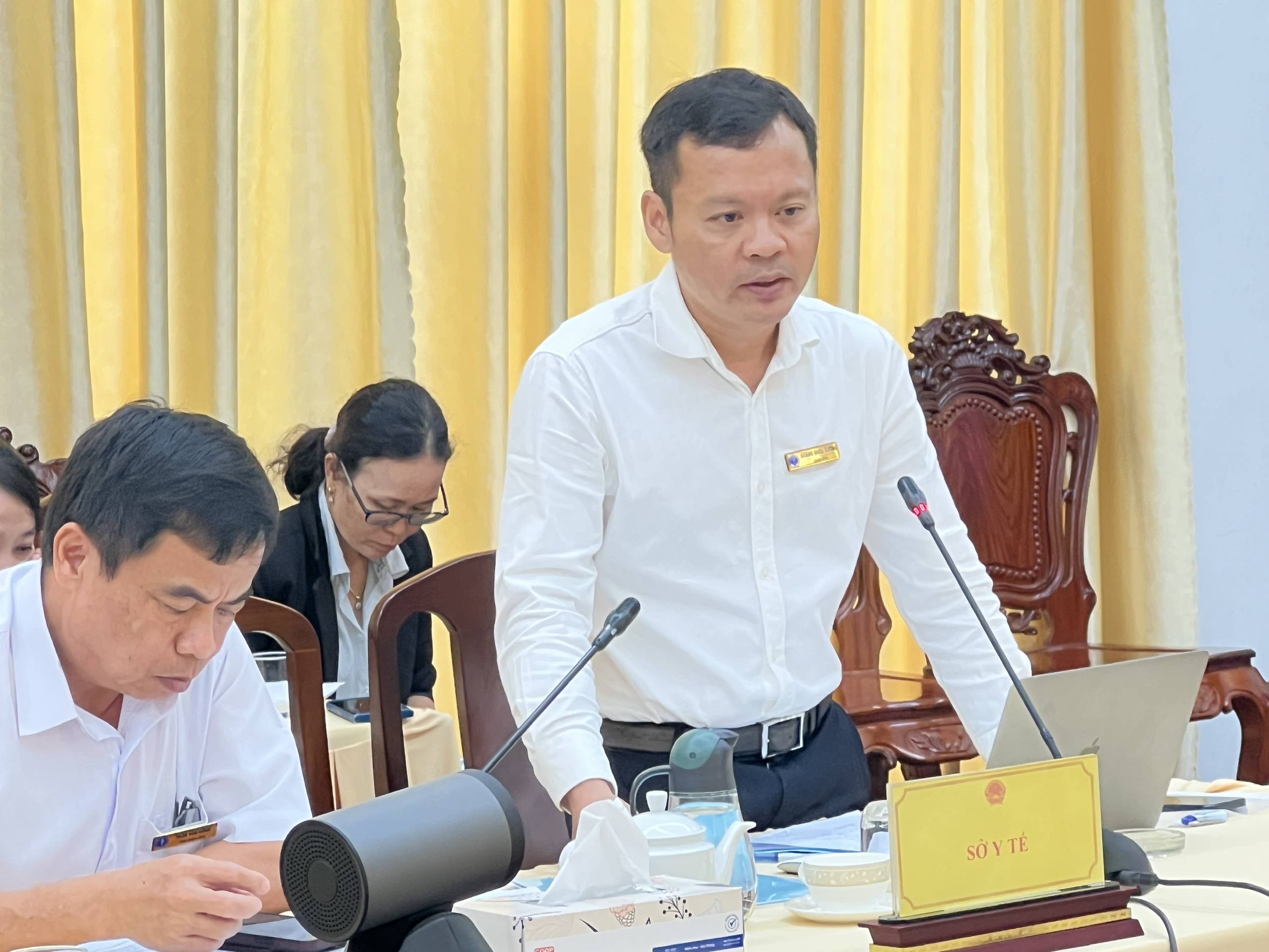 Cần Thơ Cần thay thế nhân lực ở bệnh viện để khắc phục mất đoàn kết nội bộ - Ảnh 1.