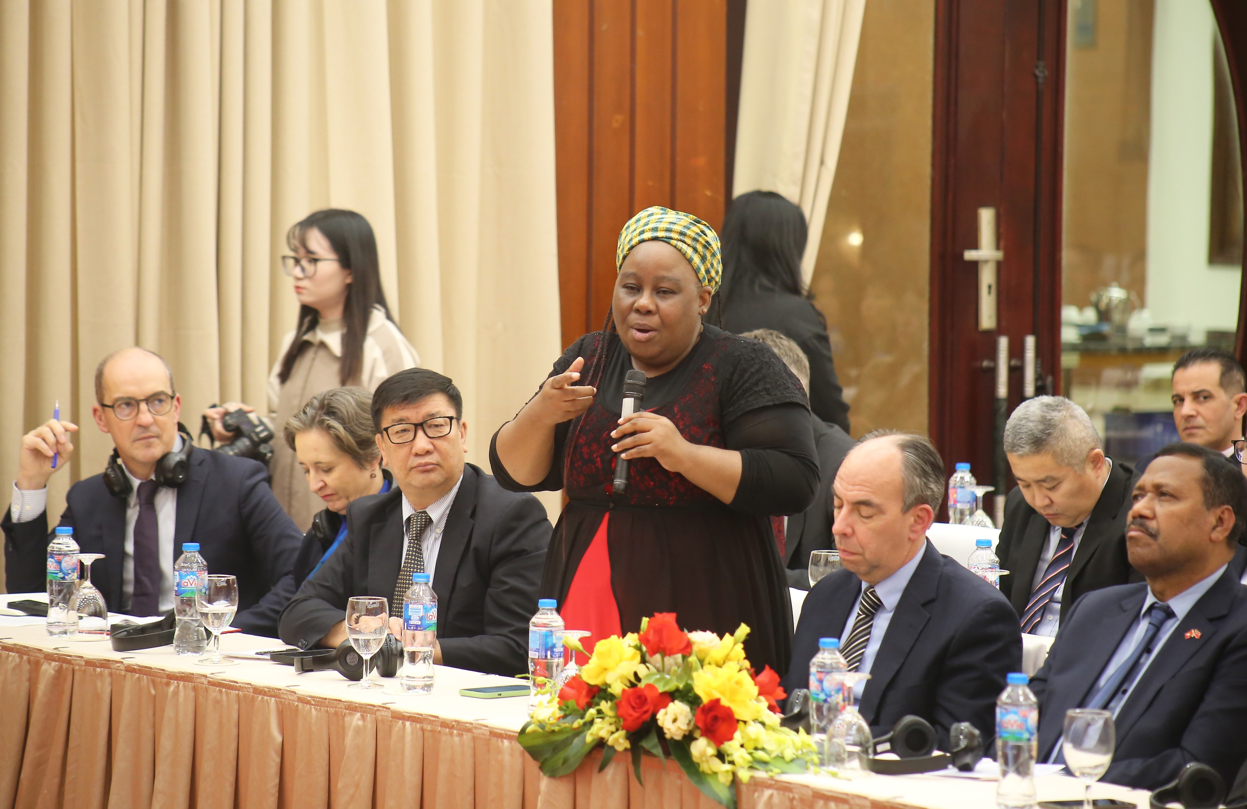 Th&ocirc;ng b&aacute;o tới c&aacute;c cơ quan đại diện ngoại giao, tổ chức quốc tế về việc tổ chức Đại hội Đảng XIV - Ảnh 2.