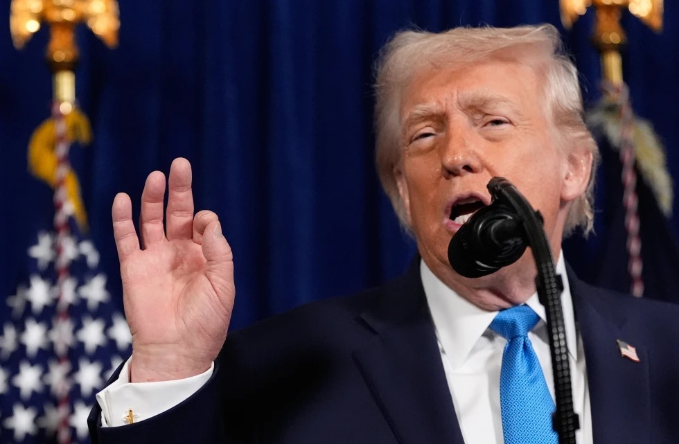 Tổng thống Donald Trump ra tuyên bố mới về dầu Venezuela