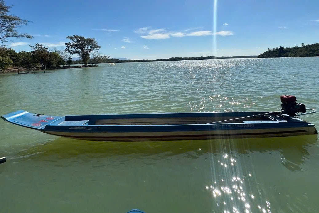 Hai thiếu niên trôi dạt nhiều giờ trên lòng hồ thủy điện Sê San 4 - Ảnh 1. Hai thiếu niên trôi dạt nhiều giờ trên lòng hồ thủy điện Sê San 4 - Ảnh 1.