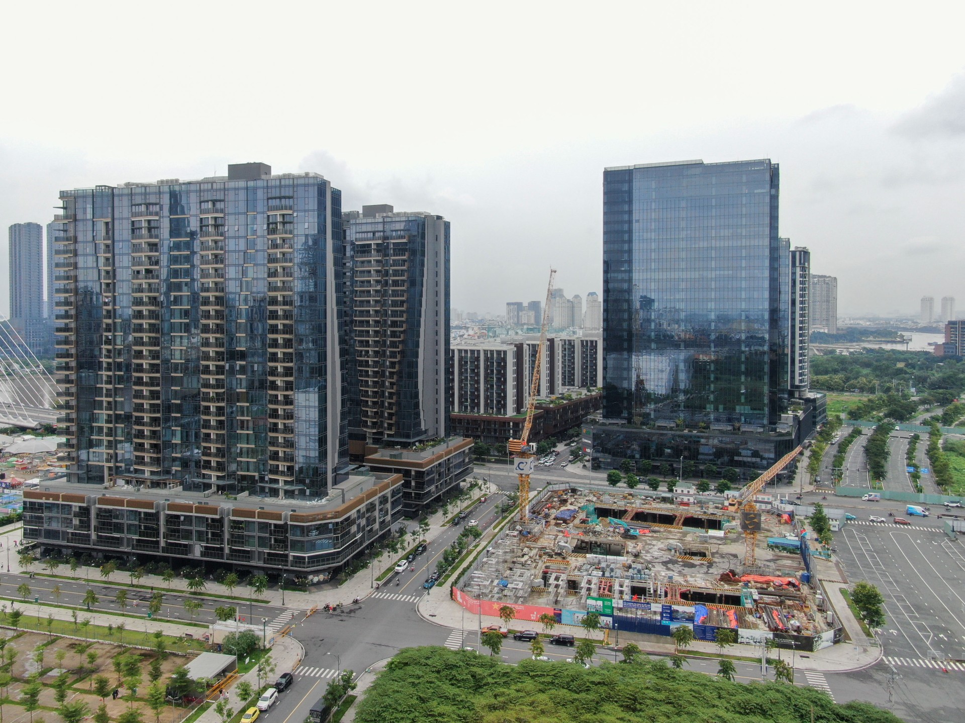 Đưa TP HCM thành trung tâm dịch vụ lớn của khu vực Đông Nam Á - Ảnh 1.