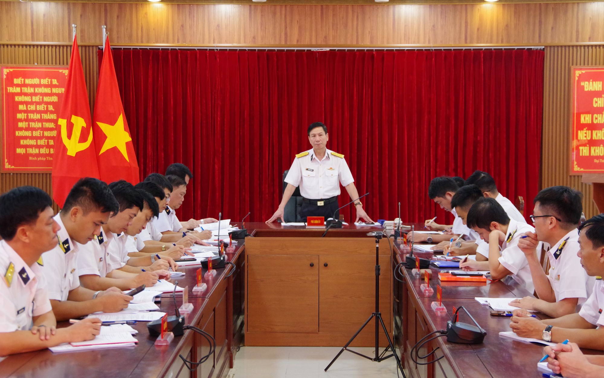 Ủy ban bầu cử TPHCM tổ chức phi&ecirc;n họp lần thứ V - Ảnh 2.