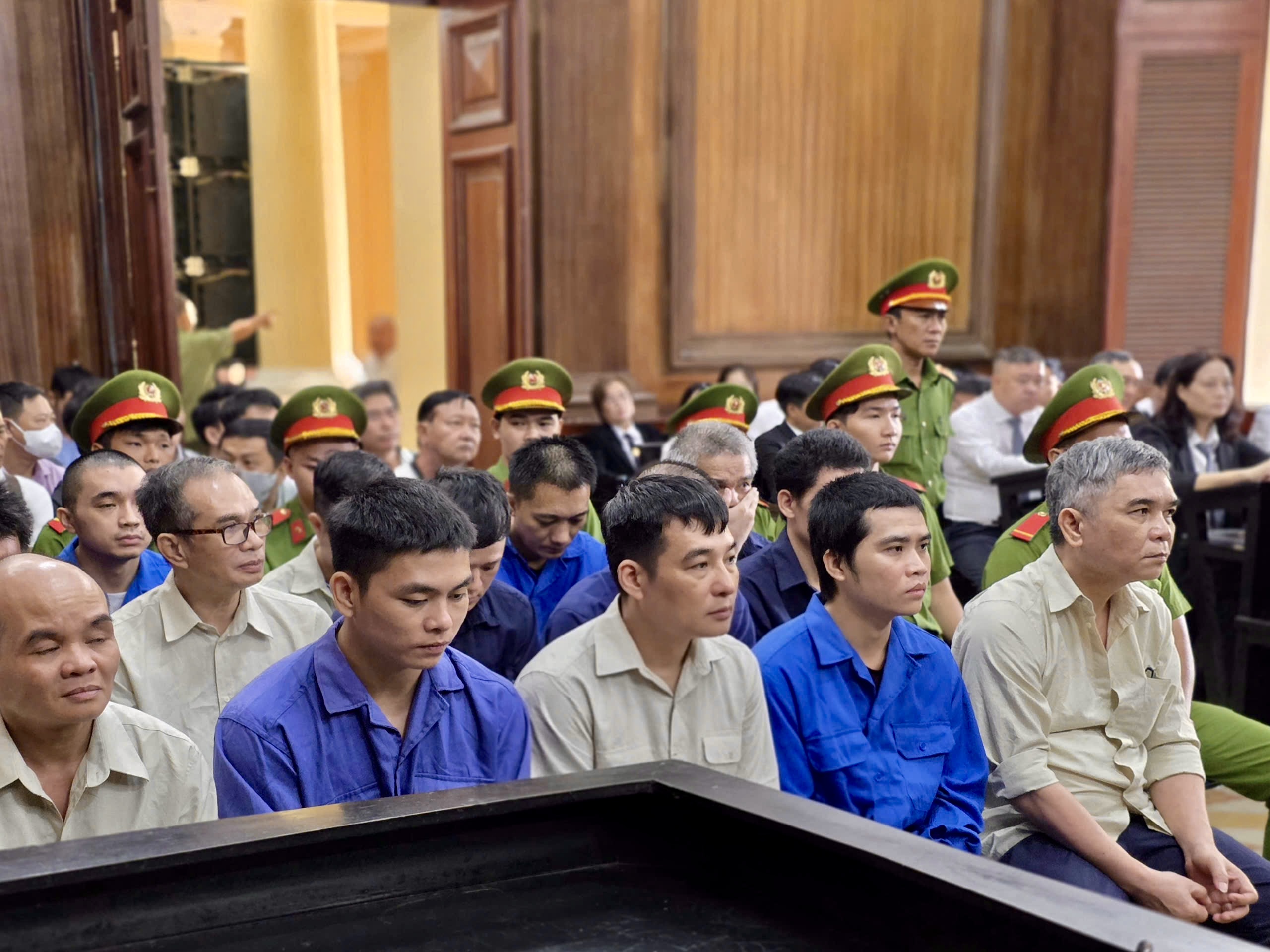 Hối lộ có “chủ trương” ở Trung tâm 50-04V - Ảnh 2.