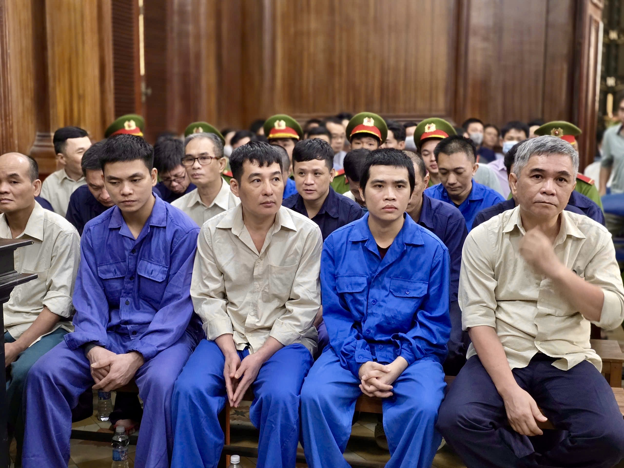 Hối lộ có “chủ trương” ở Trung tâm 50-04V - Ảnh 1.