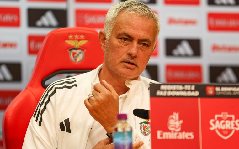 “Người đặc biệt” Mourinho sắp “rửa tay gác kiếm” - Ảnh 2.