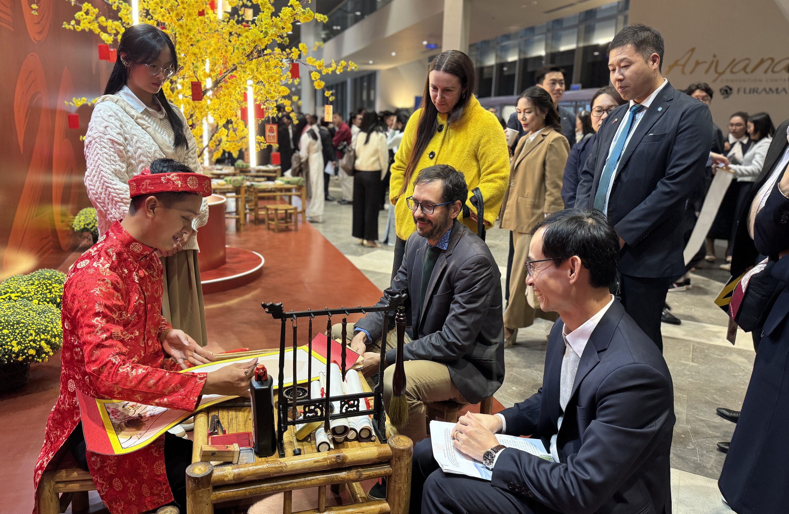 Đà Nẵng thu hút hơn 37.000 tỉ đồng vốn đầu tư, công bố Nghị quyết tạo động lực mới - Ảnh 2. Đà Nẵng thu hút hơn 37.000 tỉ đồng vốn đầu tư, công bố Nghị quyết tạo động lực mới - Ảnh 2.