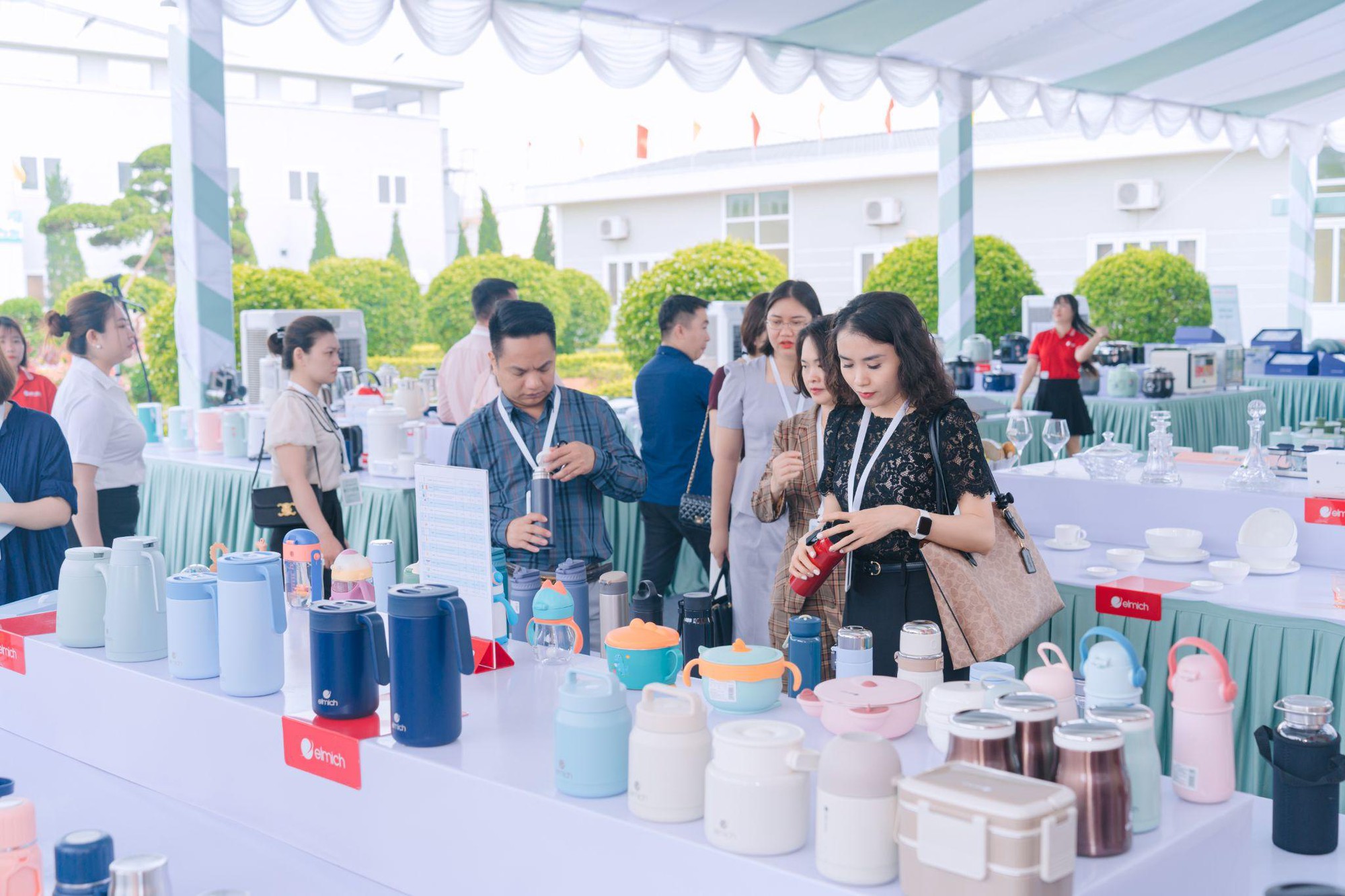 Elmich đồng hành cùng Tổng liên đoàn Lao động Việt Nam trong chương trình Chợ Tết Công Đoàn 2026 - Ảnh 2.