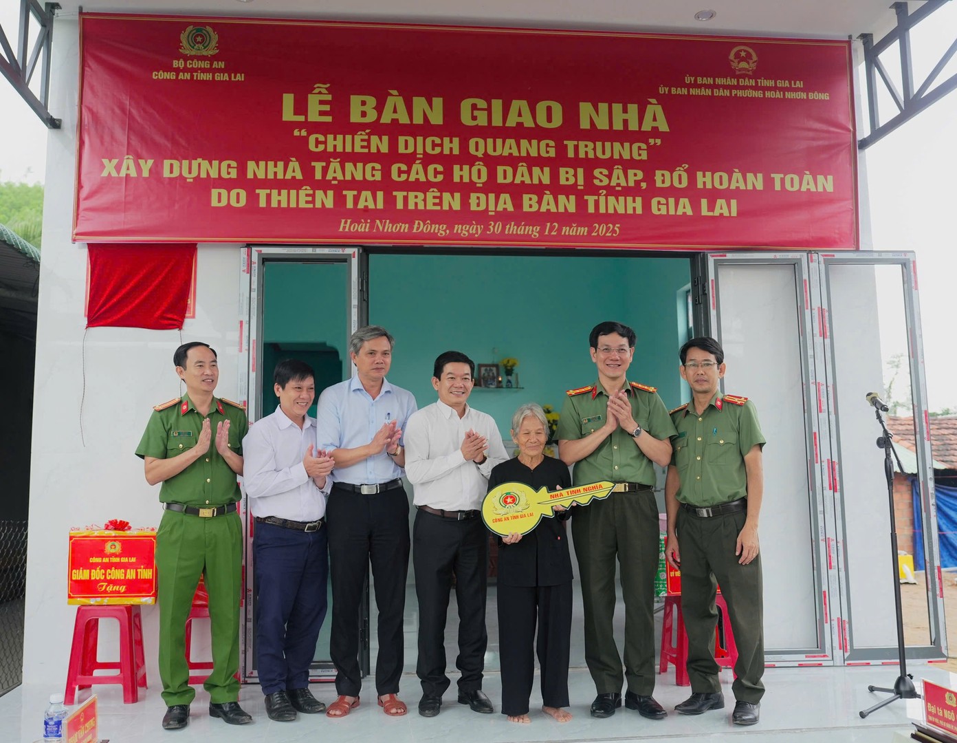 Công an Gia Lai về đích sớm Chiến dịch Quang Trung, dựng lại 87 mái ấm cho dân - Ảnh 2.