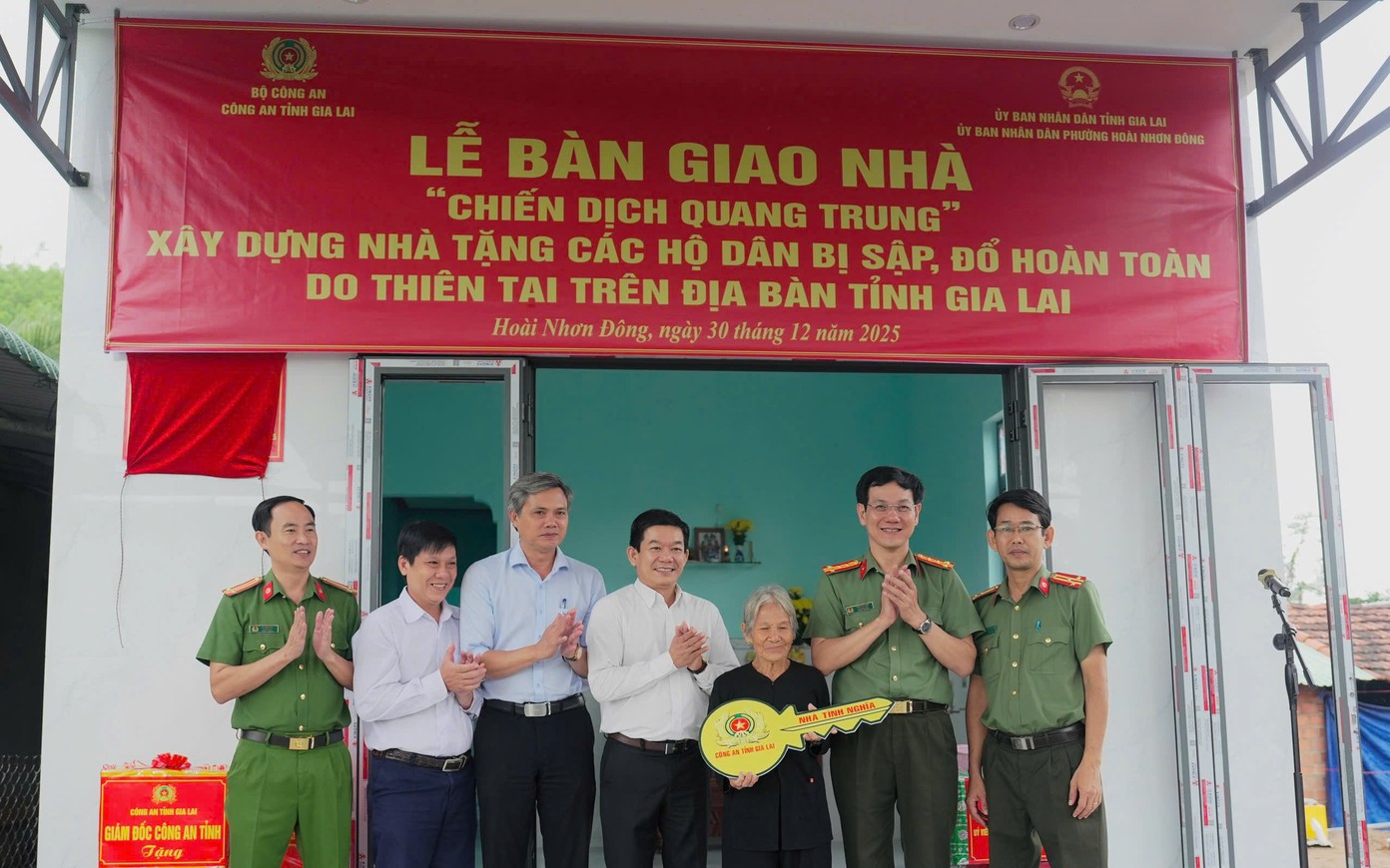 Qu&acirc;n đội ho&agrave;n th&agrave;nh 100 căn nh&agrave; trong &ldquo;Chiến dịch Quang Trung&rdquo; cho người d&acirc;n Gia Lai - Ảnh 2.