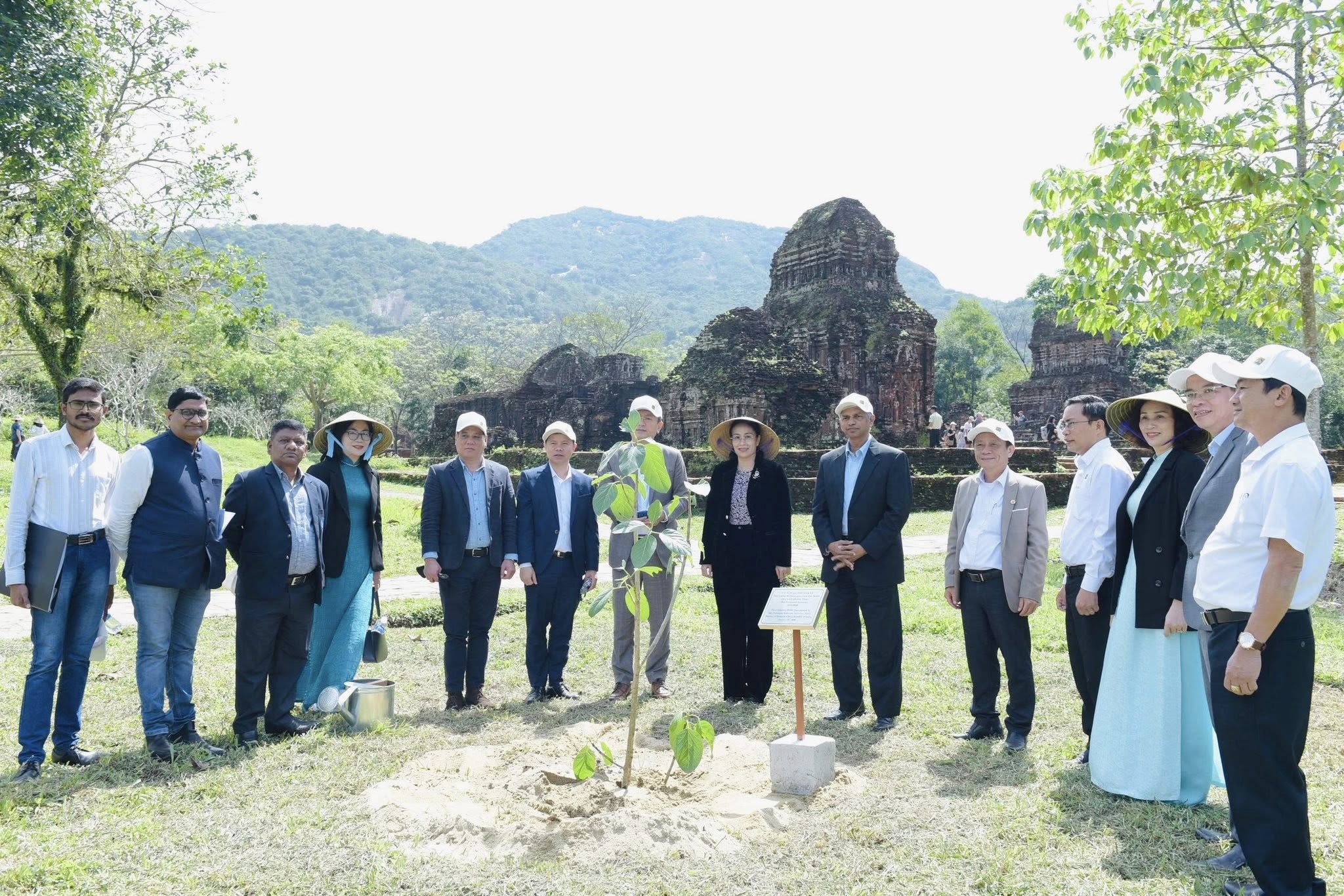 Ấn Độ sẵn sàng đồng hành cùng Việt Nam bảo tồn Mỹ Sơn - Ảnh 2.