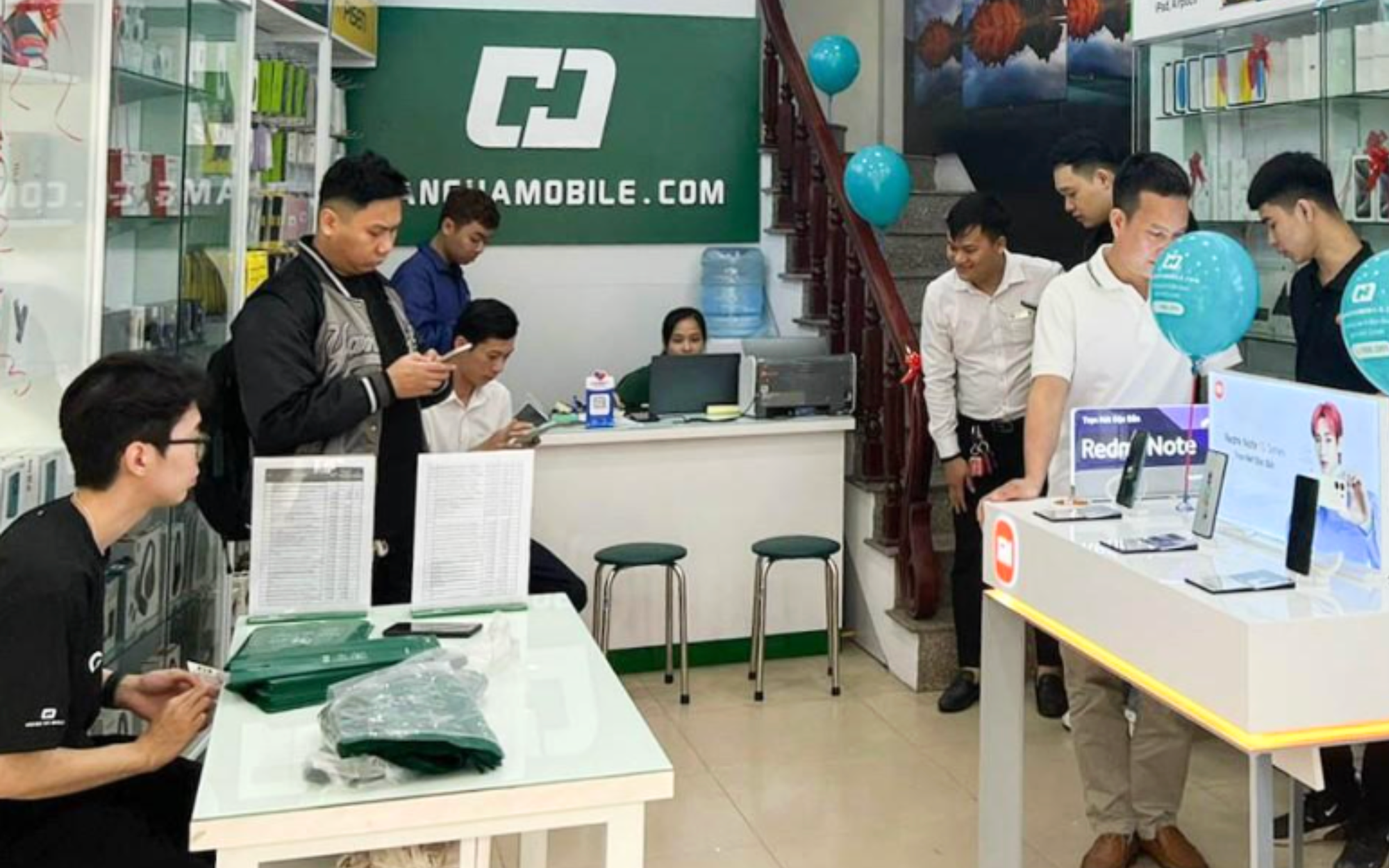 Loạn hàng giả trên sàn: Ai thực sự chịu trách nhiệm? - Ảnh 2.