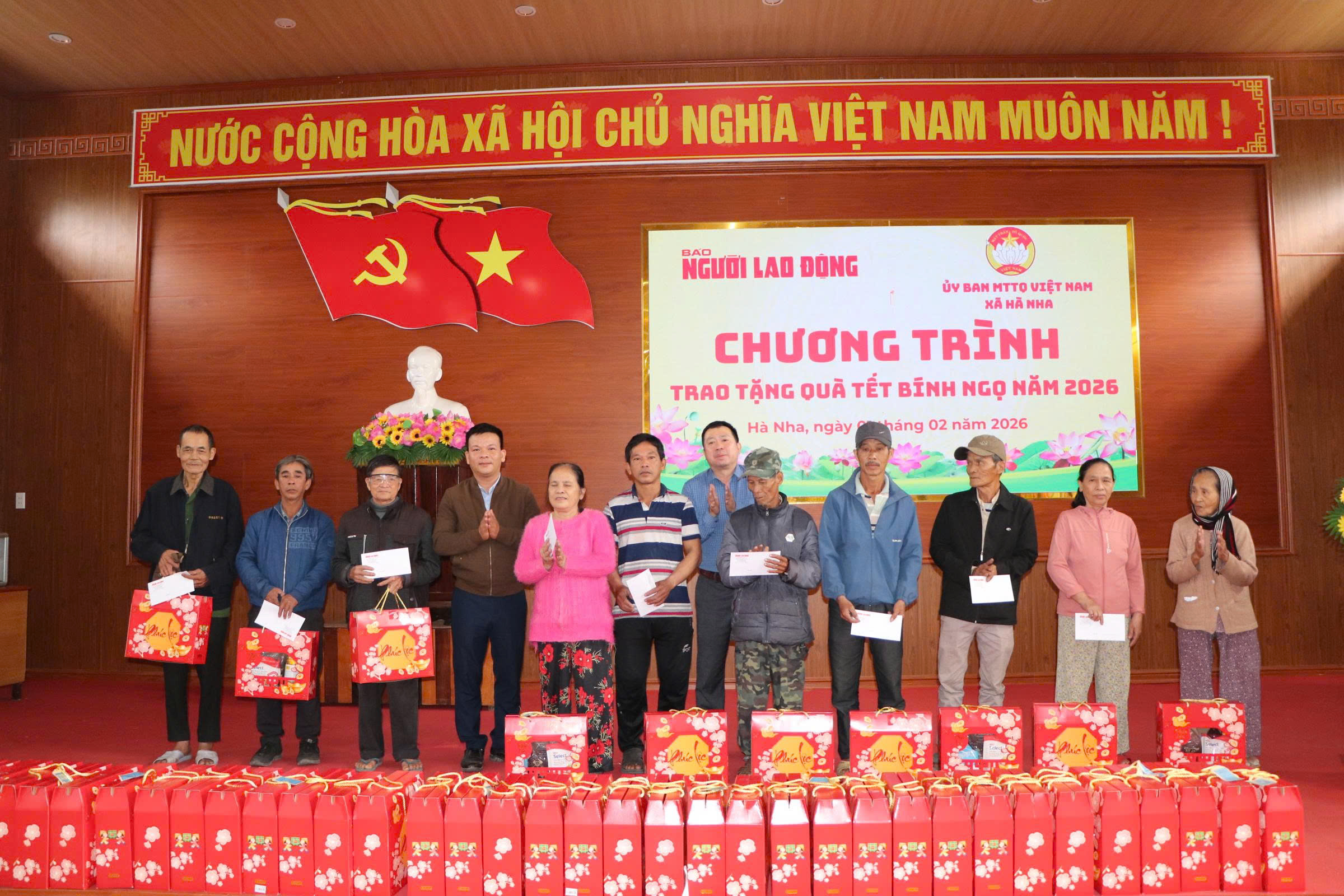 Trái tim miền Trung ấm lại vùng lũ Hà Nha những ngày giáp Tết - Ảnh 5.