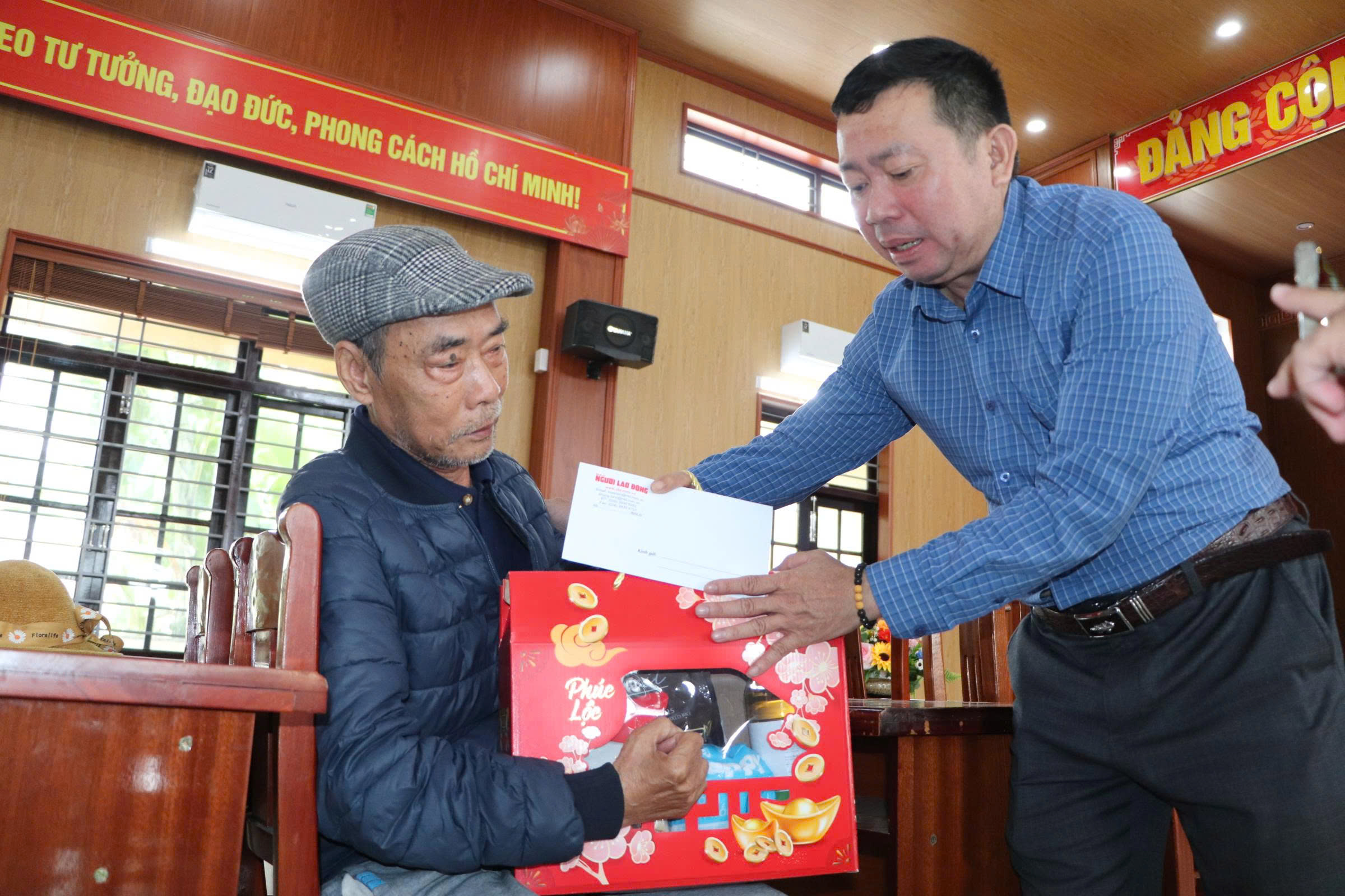 Trái tim miền Trung ấm lại vùng lũ Hà Nha những ngày giáp Tết - Ảnh 3.