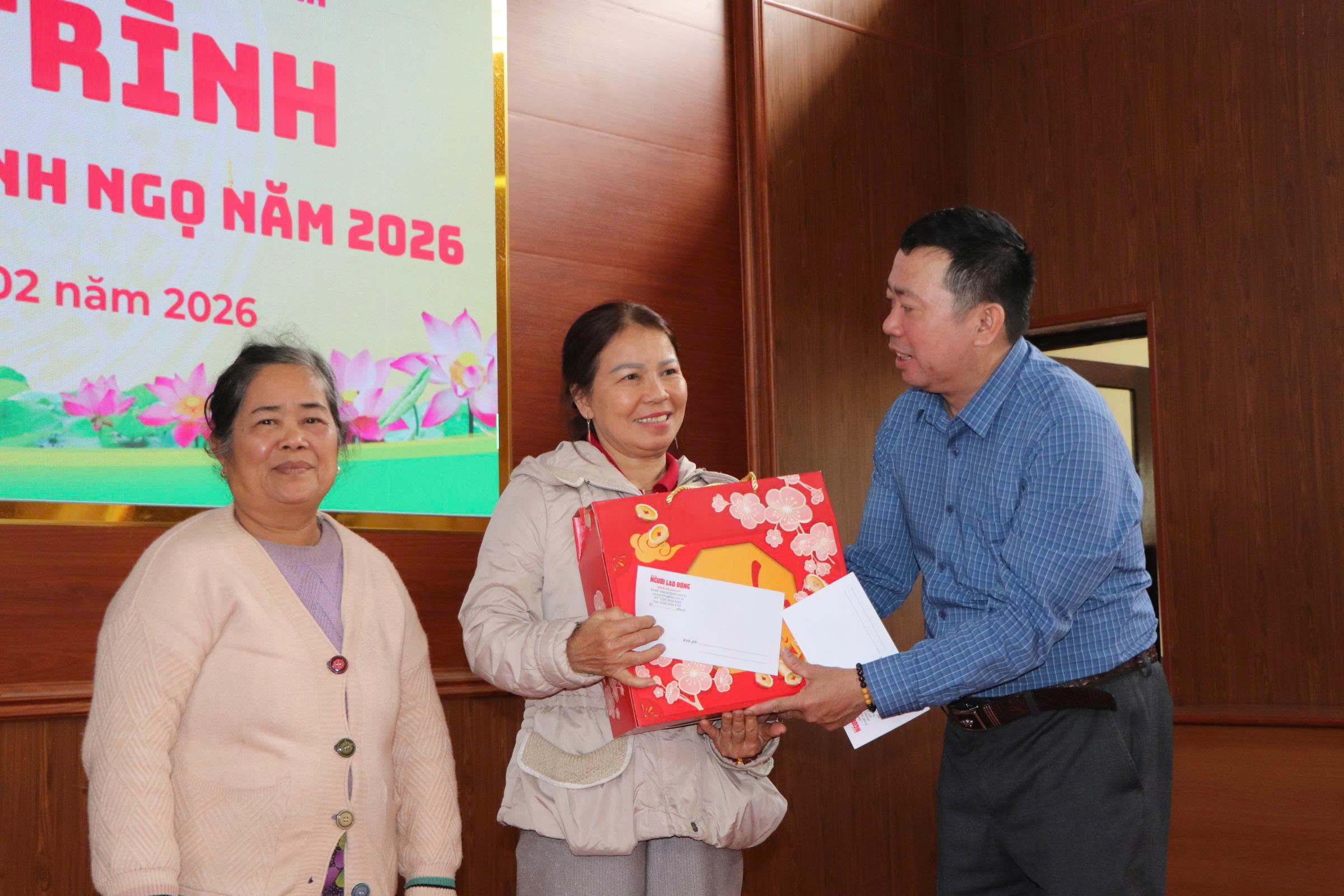 Trái tim miền Trung ấm lại vùng lũ Hà Nha những ngày giáp Tết - Ảnh 4.