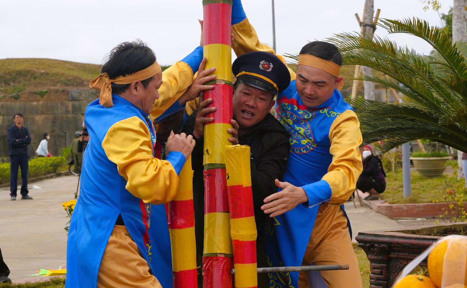 Lễ thượng n&ecirc;u ở di sản thế giới hơn 600 năm ở Thanh H&oacute;a - Ảnh 7.