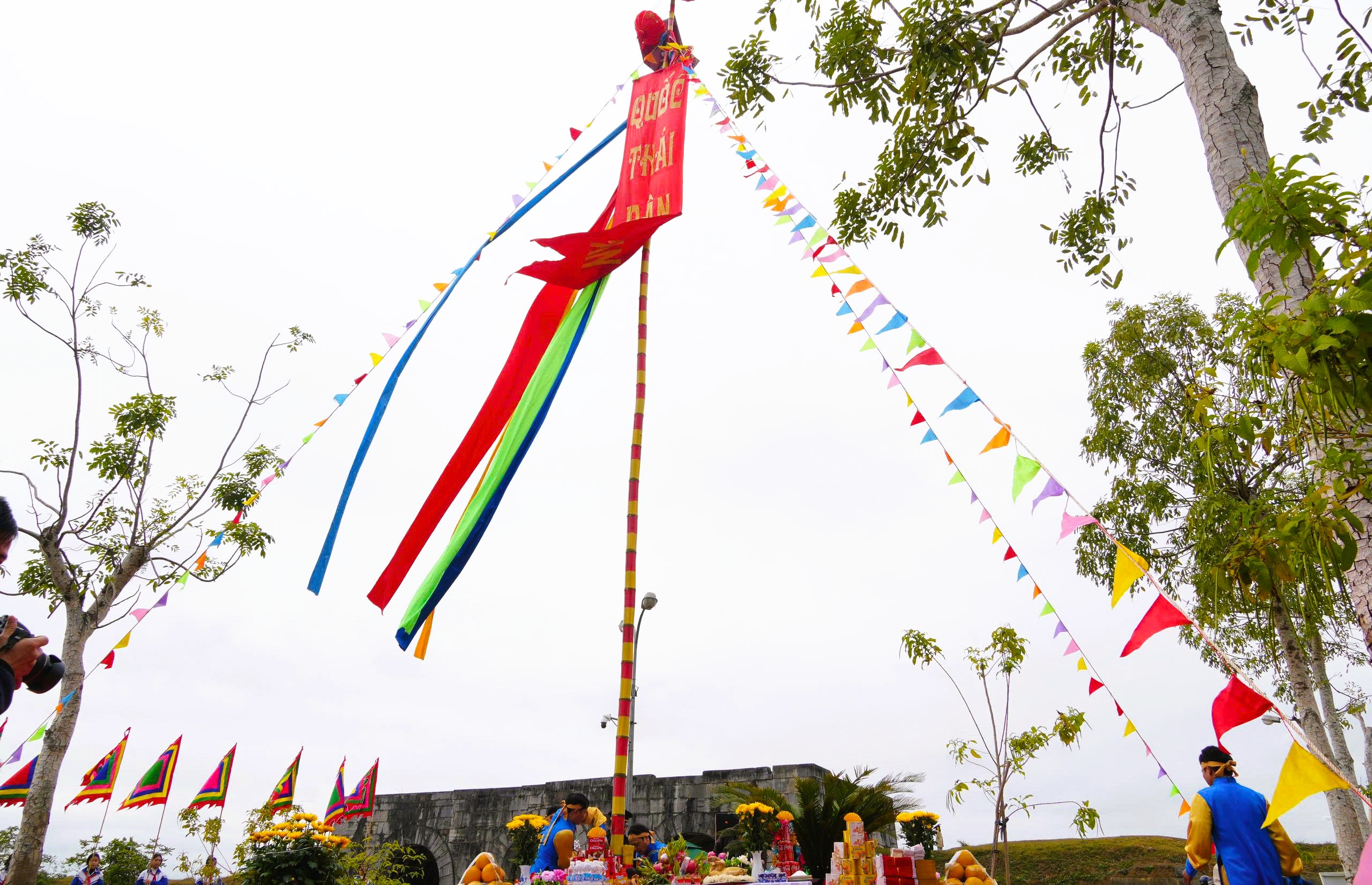 Lễ thượng n&ecirc;u ở di sản thế giới hơn 600 năm ở Thanh H&oacute;a - Ảnh 9.