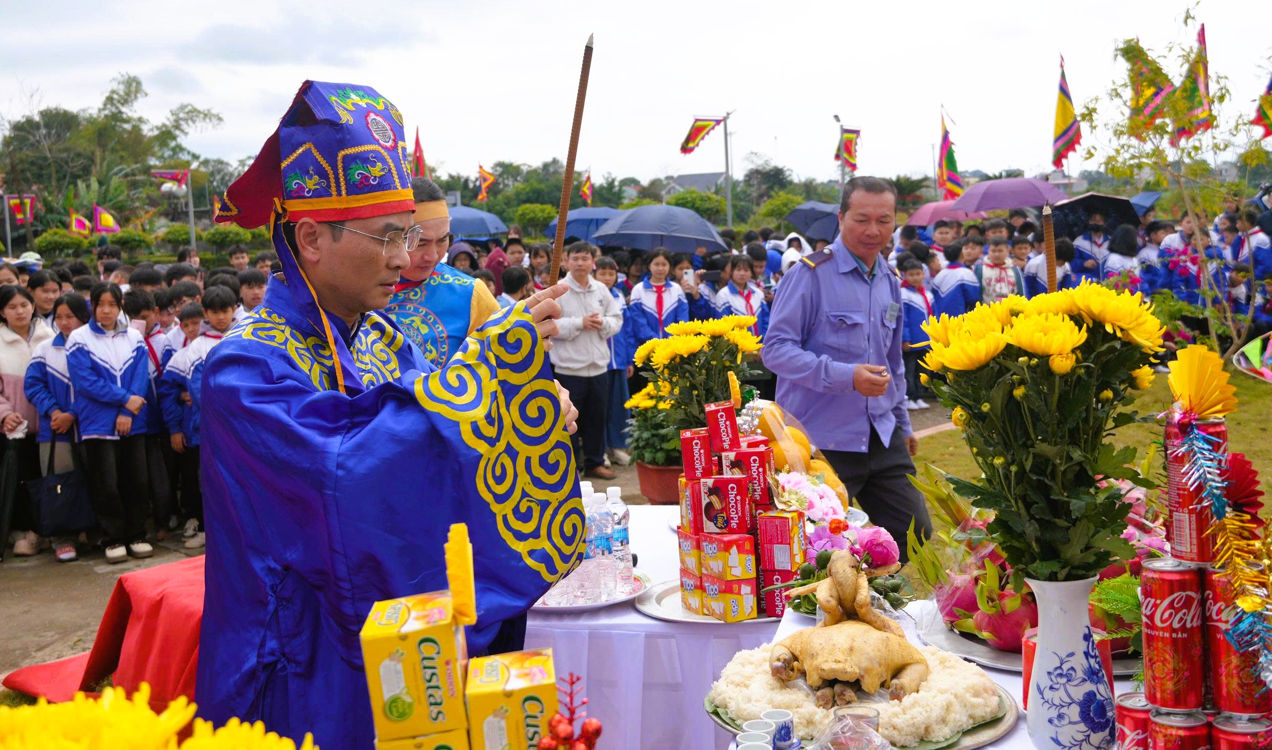 Lễ thượng n&ecirc;u ở di sản thế giới hơn 600 năm ở Thanh H&oacute;a - Ảnh 8.