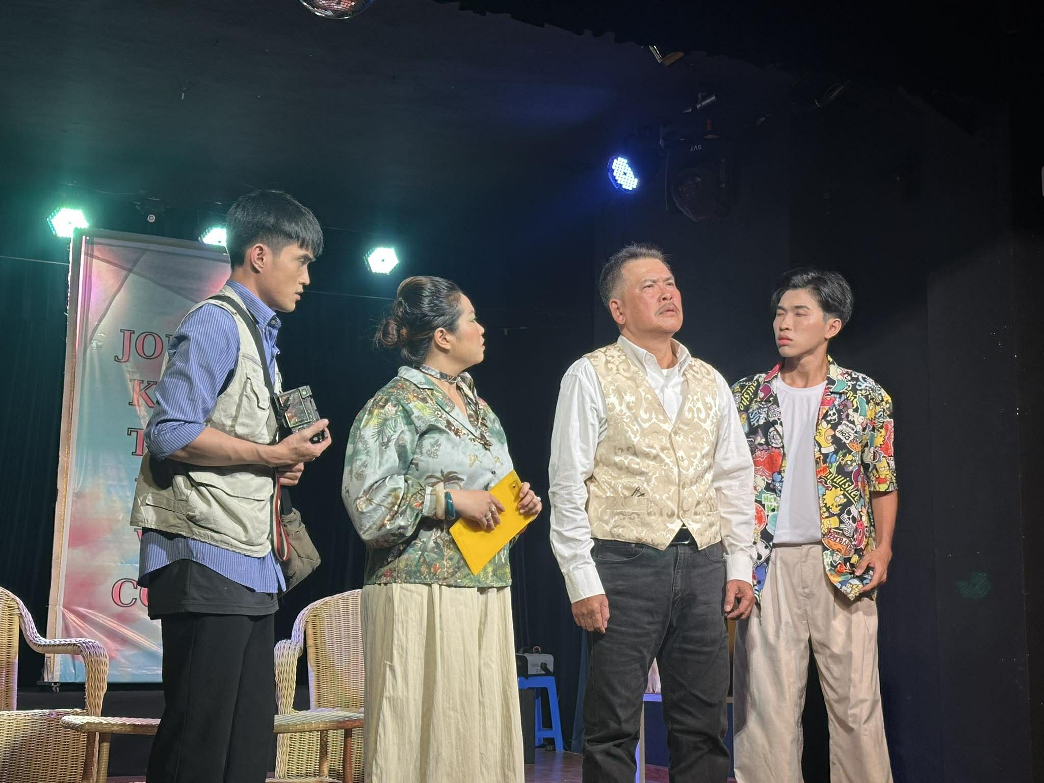 NS Hữu Nghĩa và hóa thân 4 vai hài duyên dáng đón xuân - Ảnh 4.