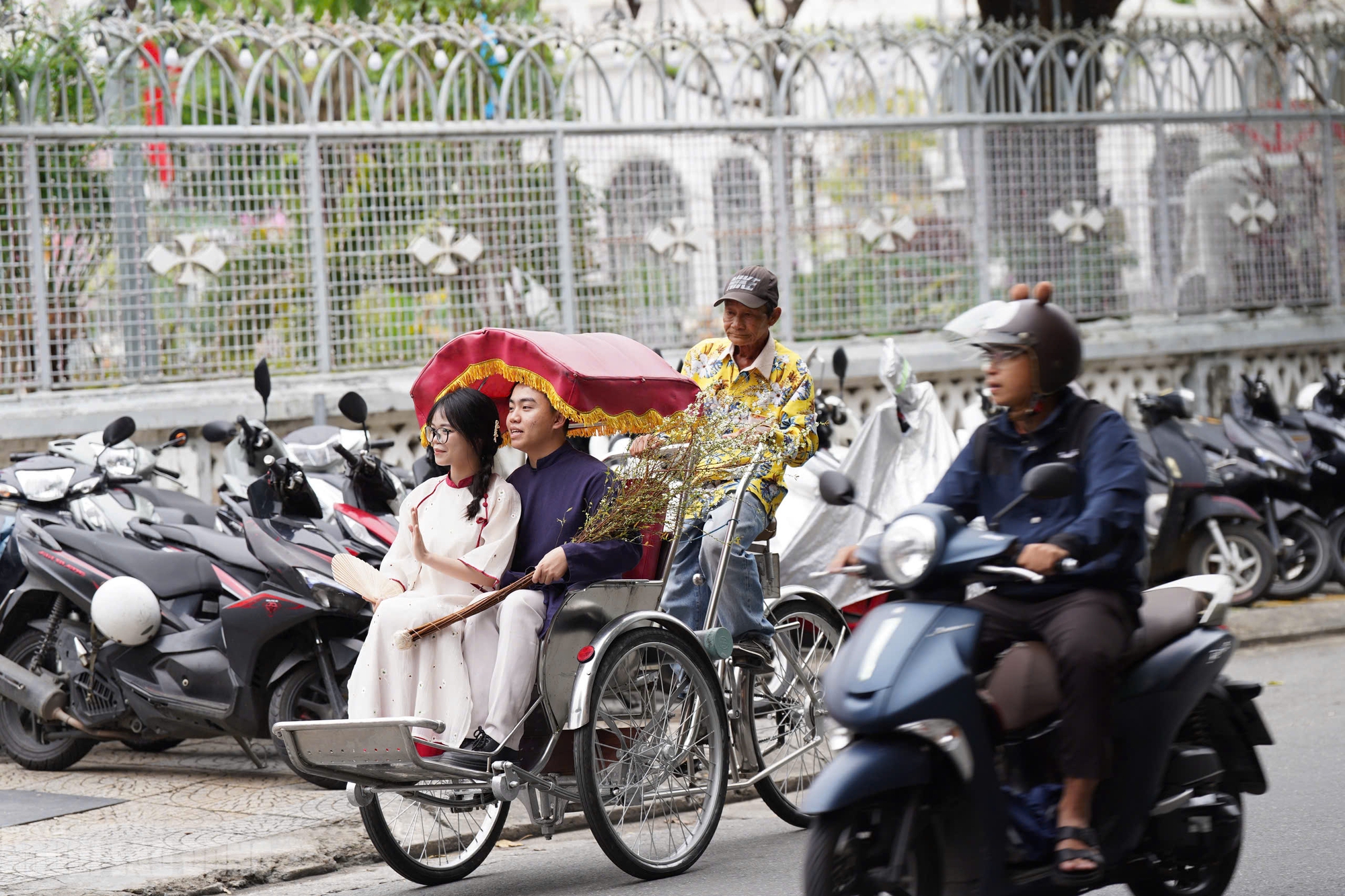 Đội l&aacute;i x&iacute;ch l&ocirc; "xịn s&ograve;" ở Đ&agrave; Nẵng - Ảnh 2.