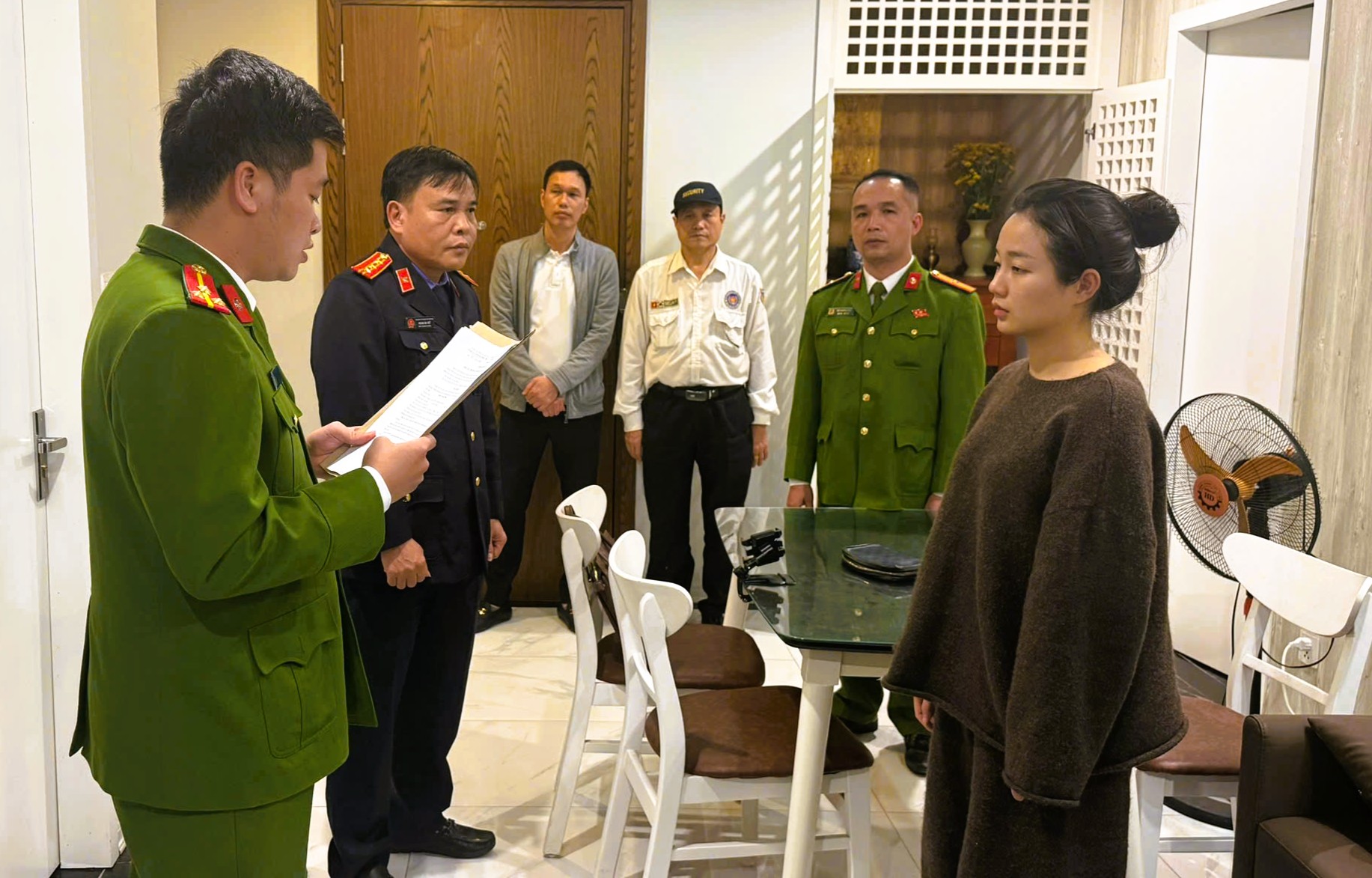 Bắt ổ nhóm thu lợi 12 tỉ đồng từ phát sóng các giải thể thao trái phép - Ảnh 1.