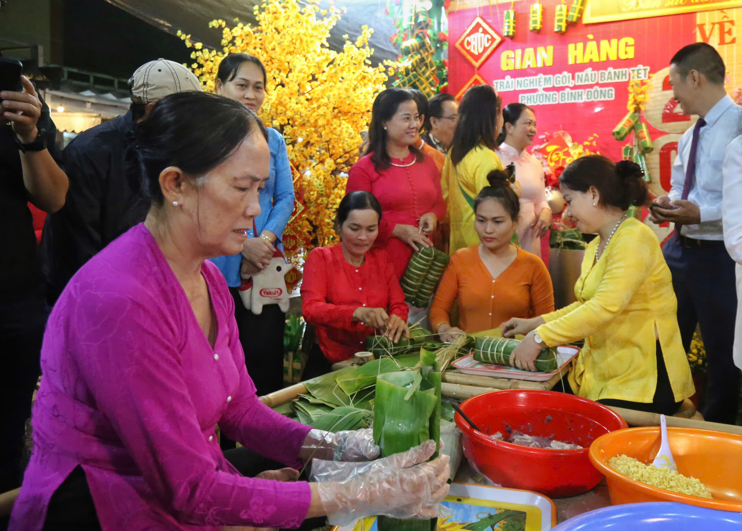 SÔI ĐỘNG MÙA LỄ HỘI (*): Phong phú điểm vui xuân - Ảnh 1.