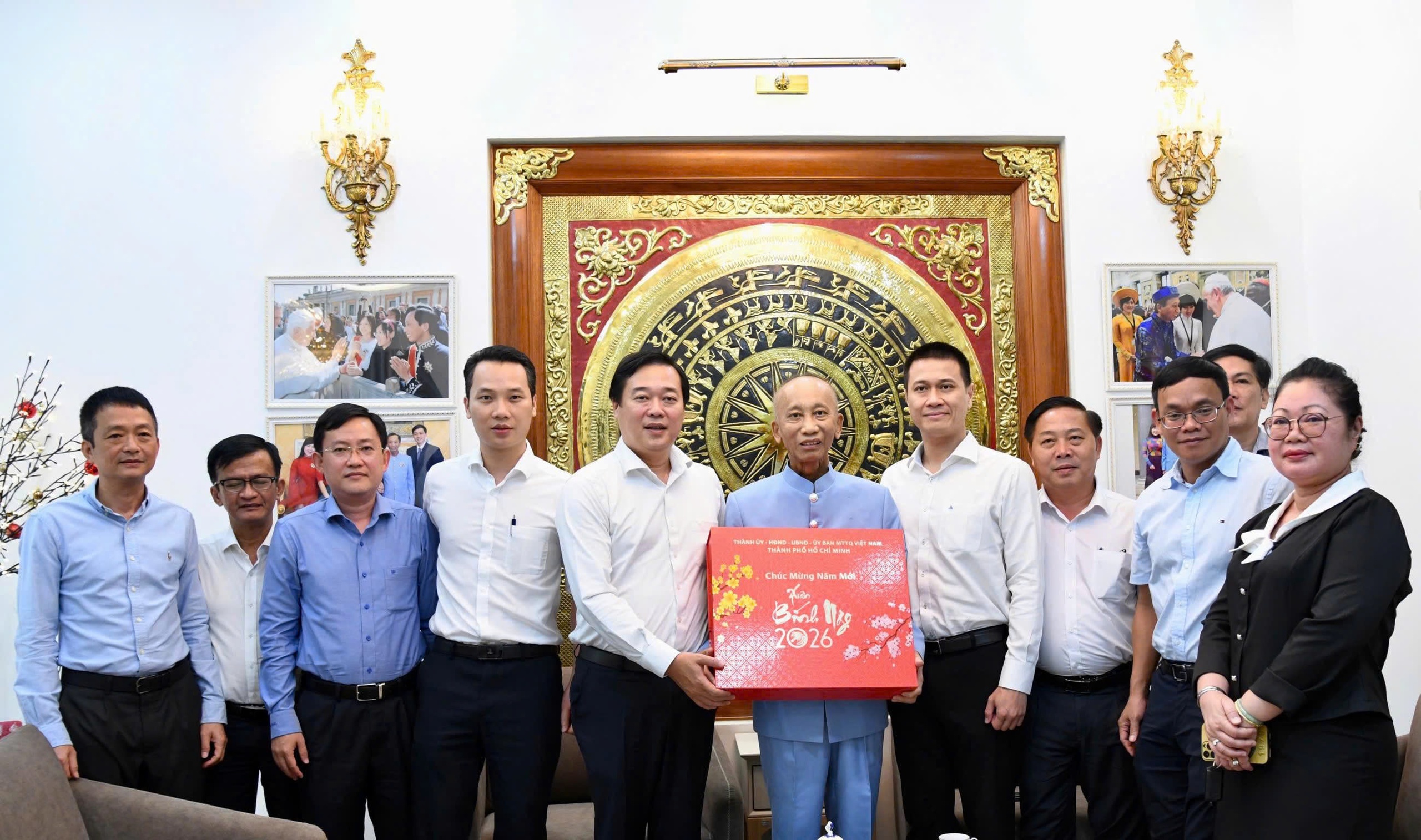 Đón Xuân rộn ràng, ấm áp - Ảnh 1.