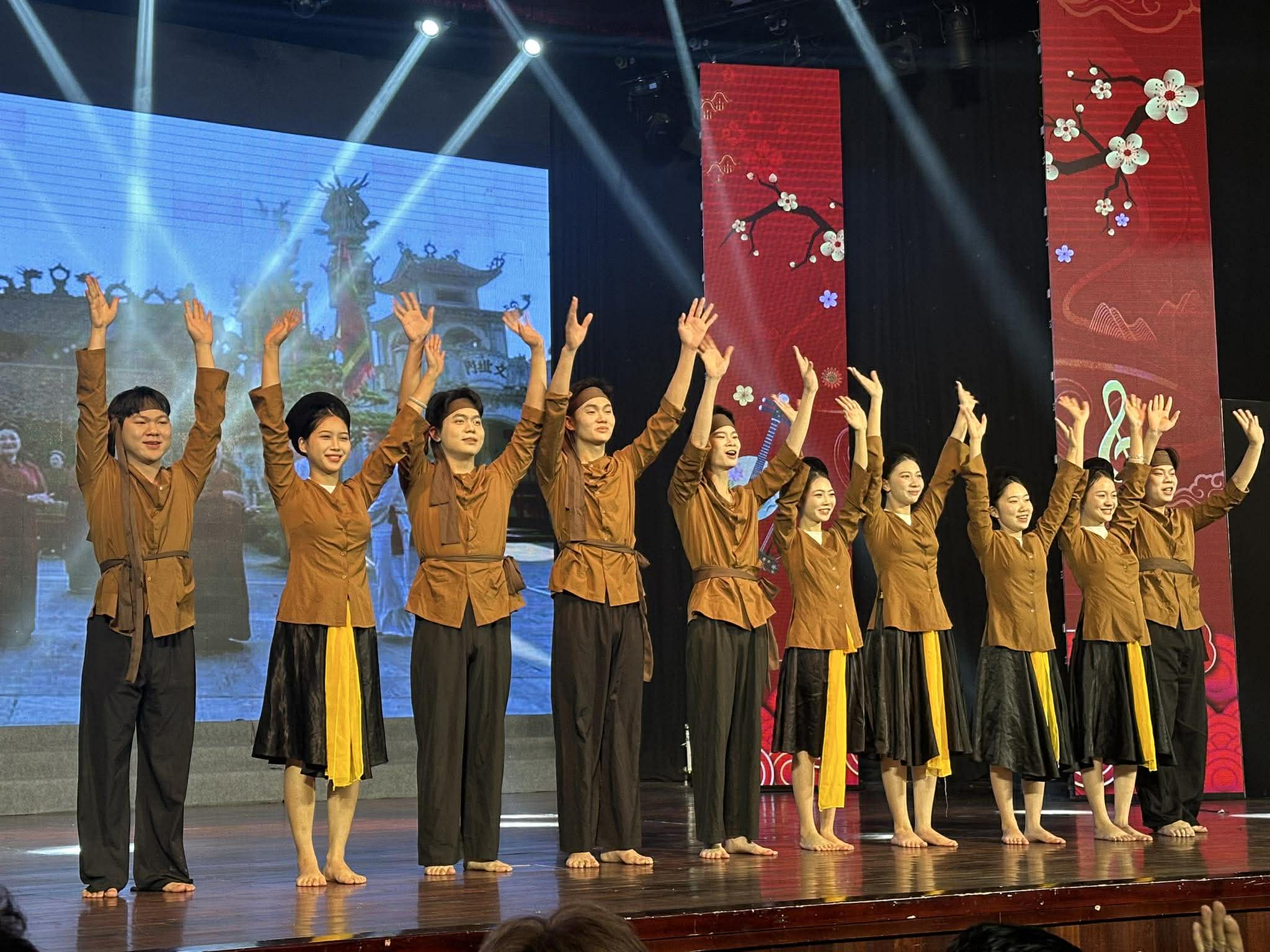 Nhịp cầu văn hóa nối liền kiều bào với cội nguồn - Ảnh 4.