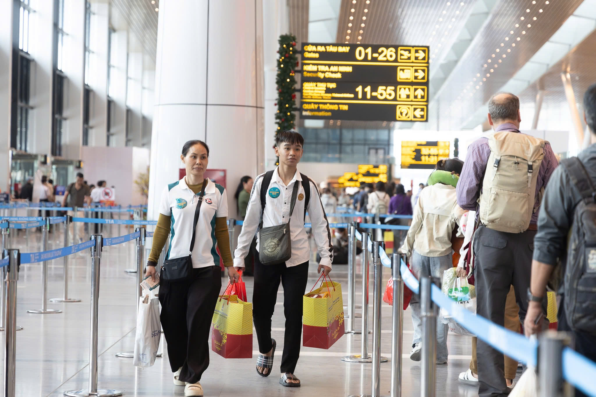 Tất cả đo&agrave;n vi&ecirc;n, người lao động đều c&oacute; Tết - Ảnh 7.