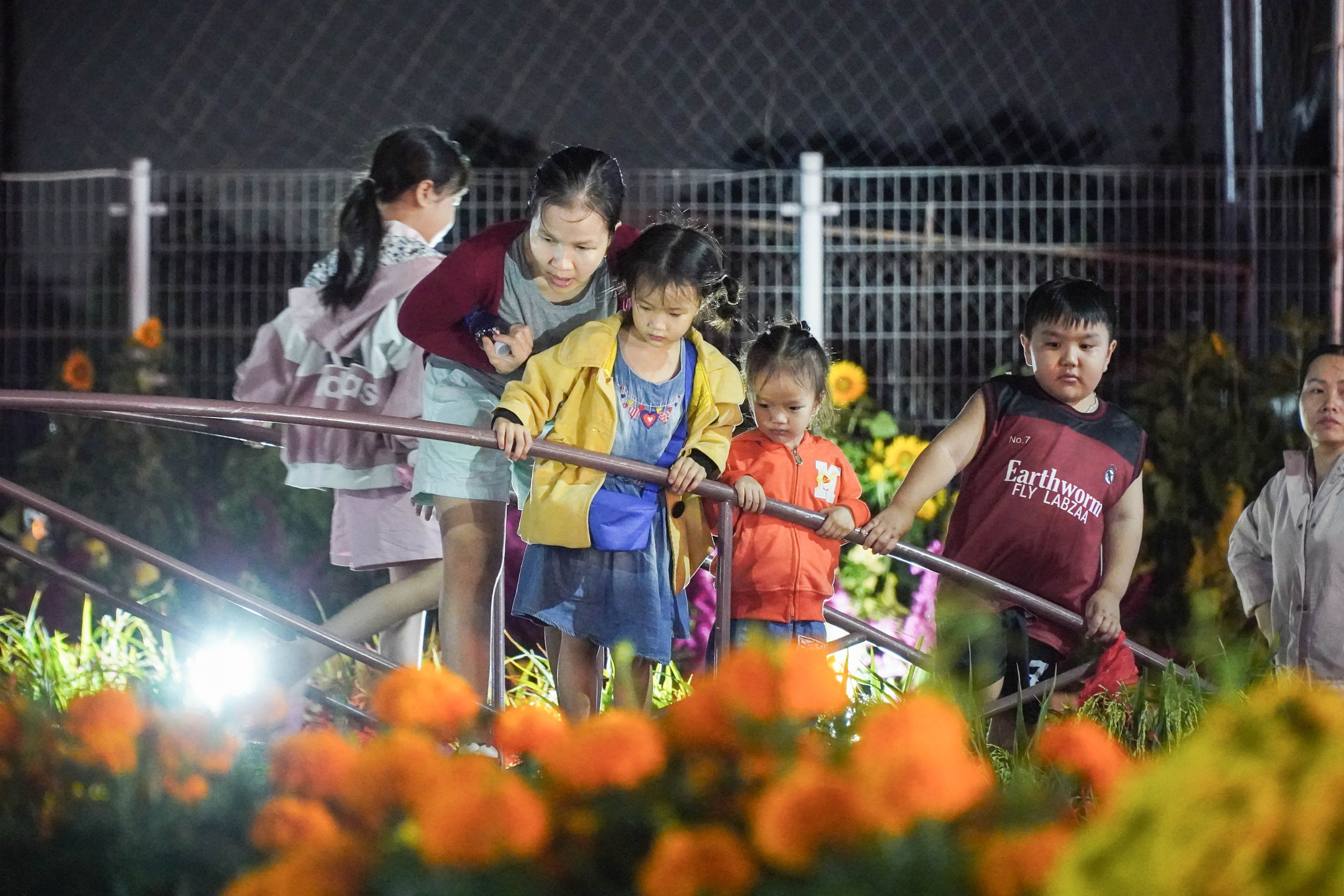 X&atilde; c&oacute; d&acirc;n số đ&ocirc;ng thứ 10 cả nước rộn r&agrave;ng khai mạc Hội hoa xu&acirc;n - Ảnh 2.