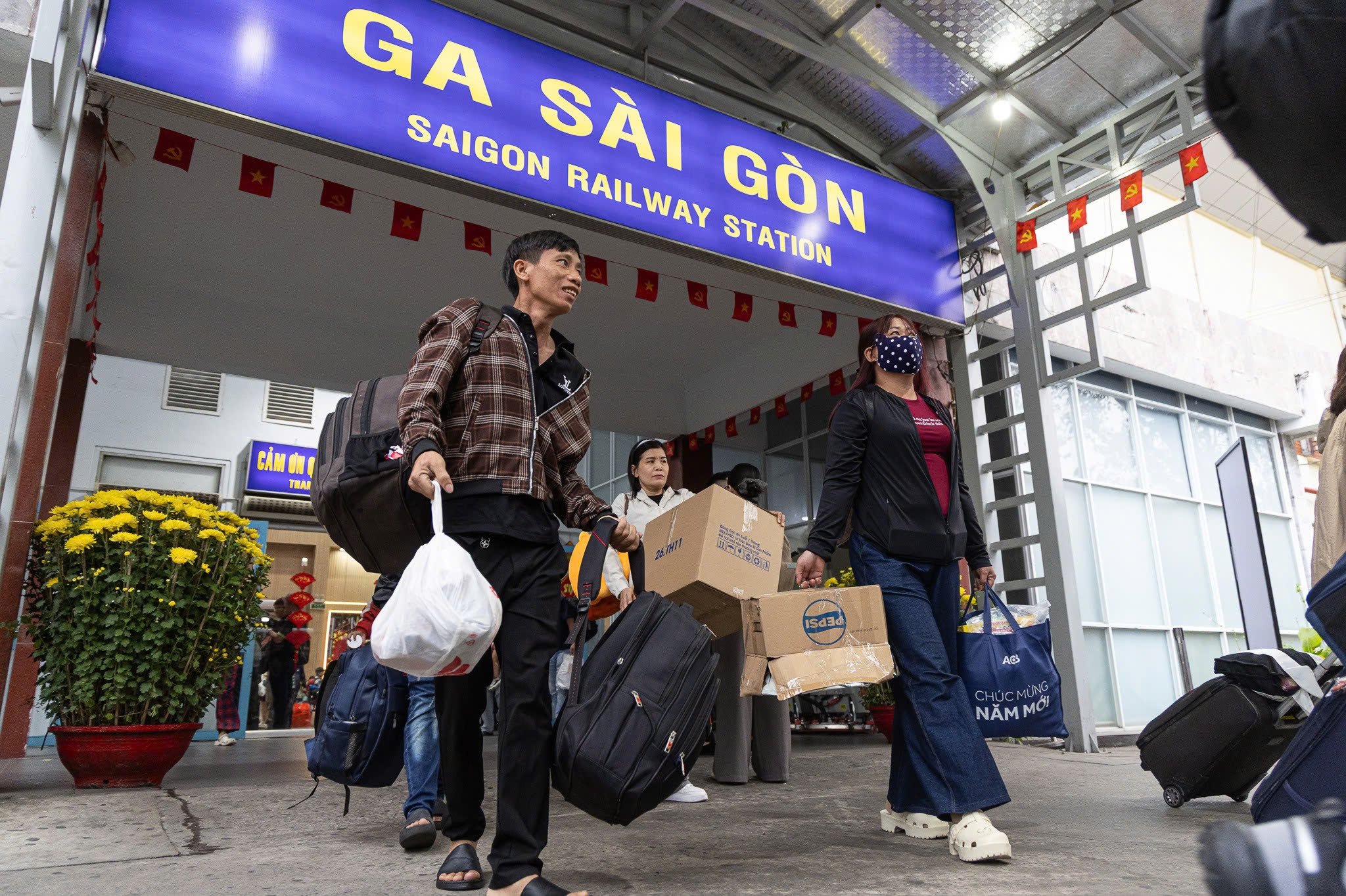 Tất cả đo&agrave;n vi&ecirc;n, người lao động đều c&oacute; Tết - Ảnh 12.