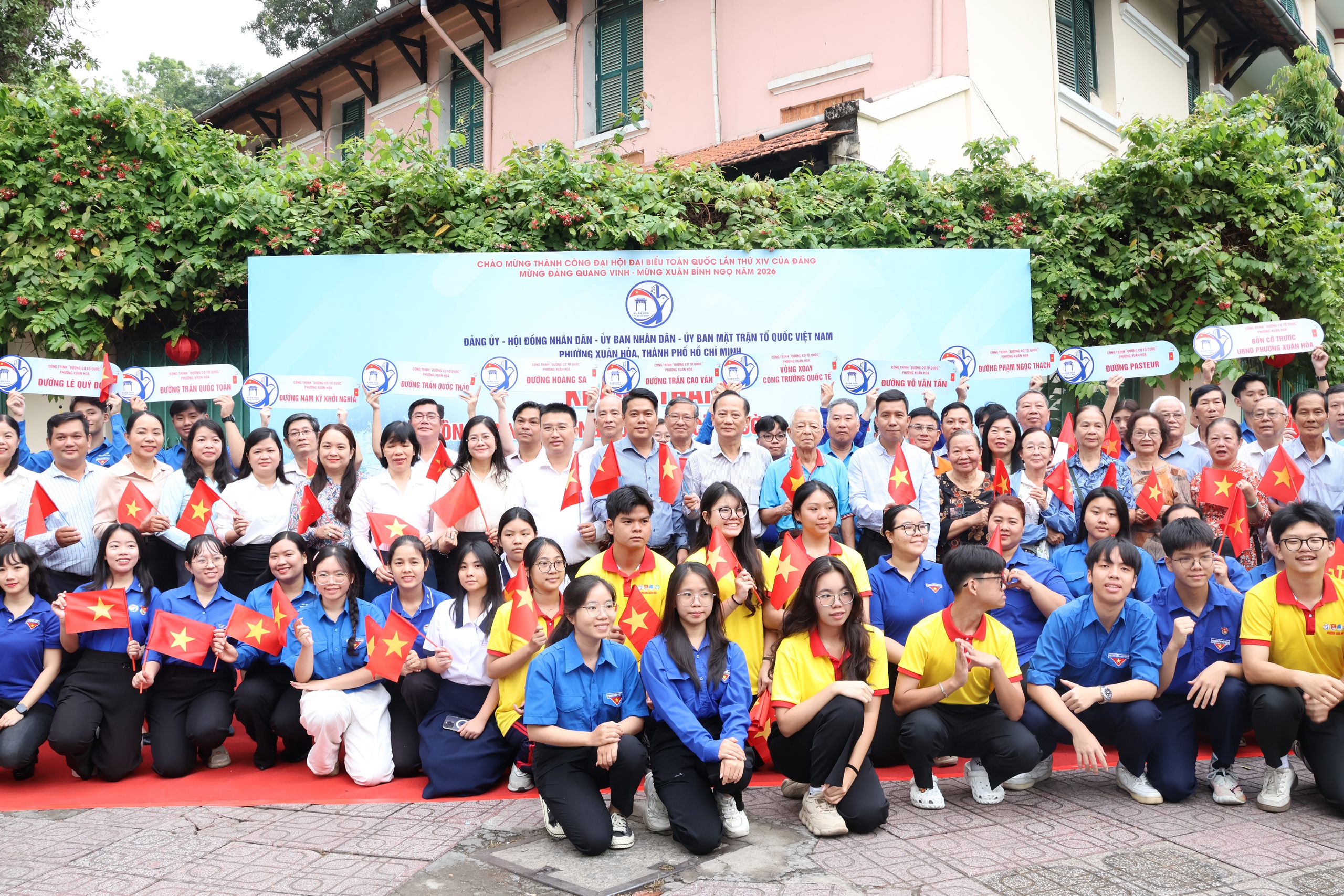 Từ đường cờ Tổ quốc đến đường hoa: Phường Xu&acirc;n H&ograve;a, TPHCM "thay &aacute;o" đ&oacute;n Xu&acirc;n - Ảnh 3.