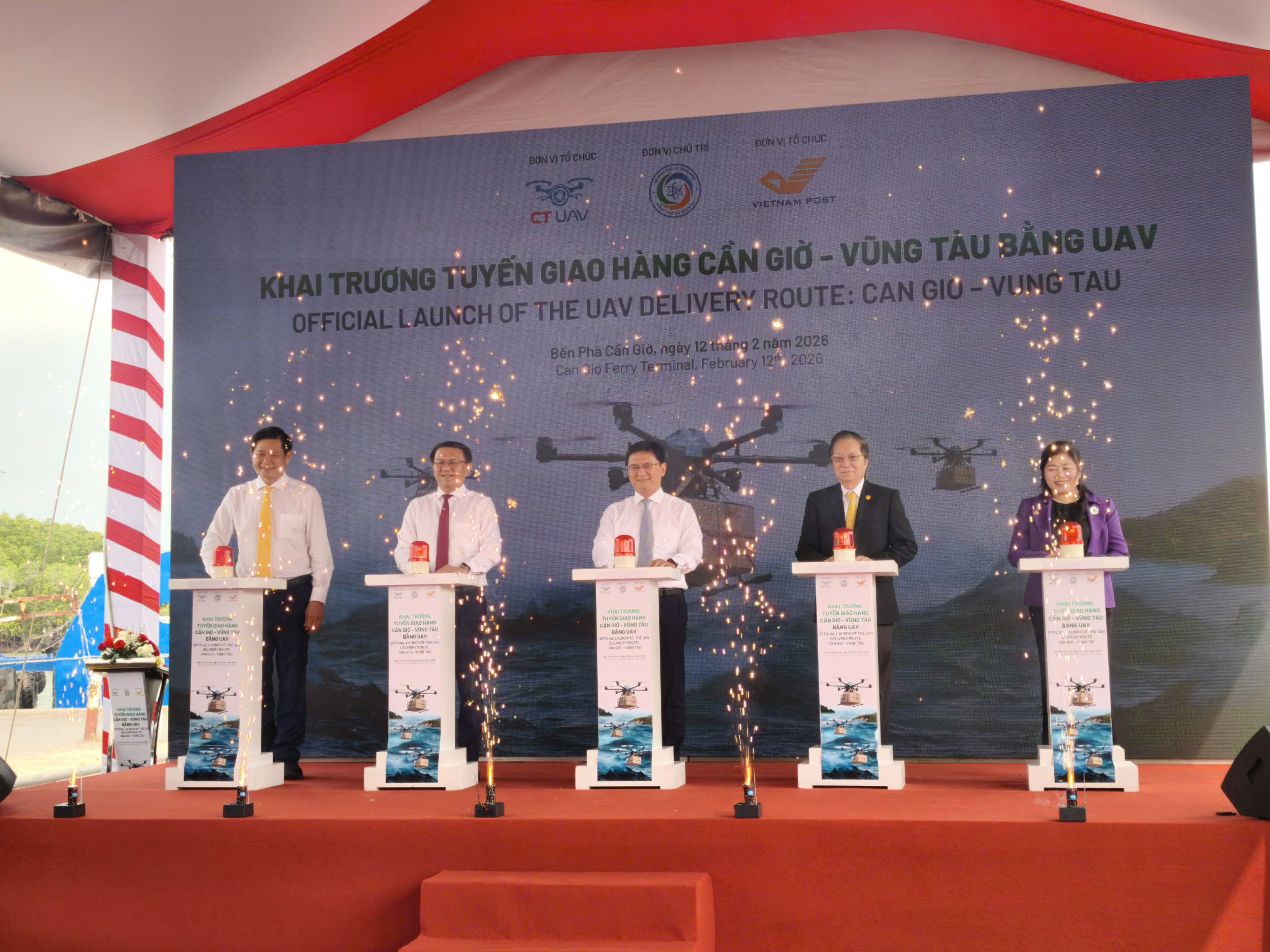 TPHCM khai trương tuyến giao h&agrave;ng xuy&ecirc;n biển Cần Giờ - Vũng T&agrave;u bằng UAV - Ảnh 1.