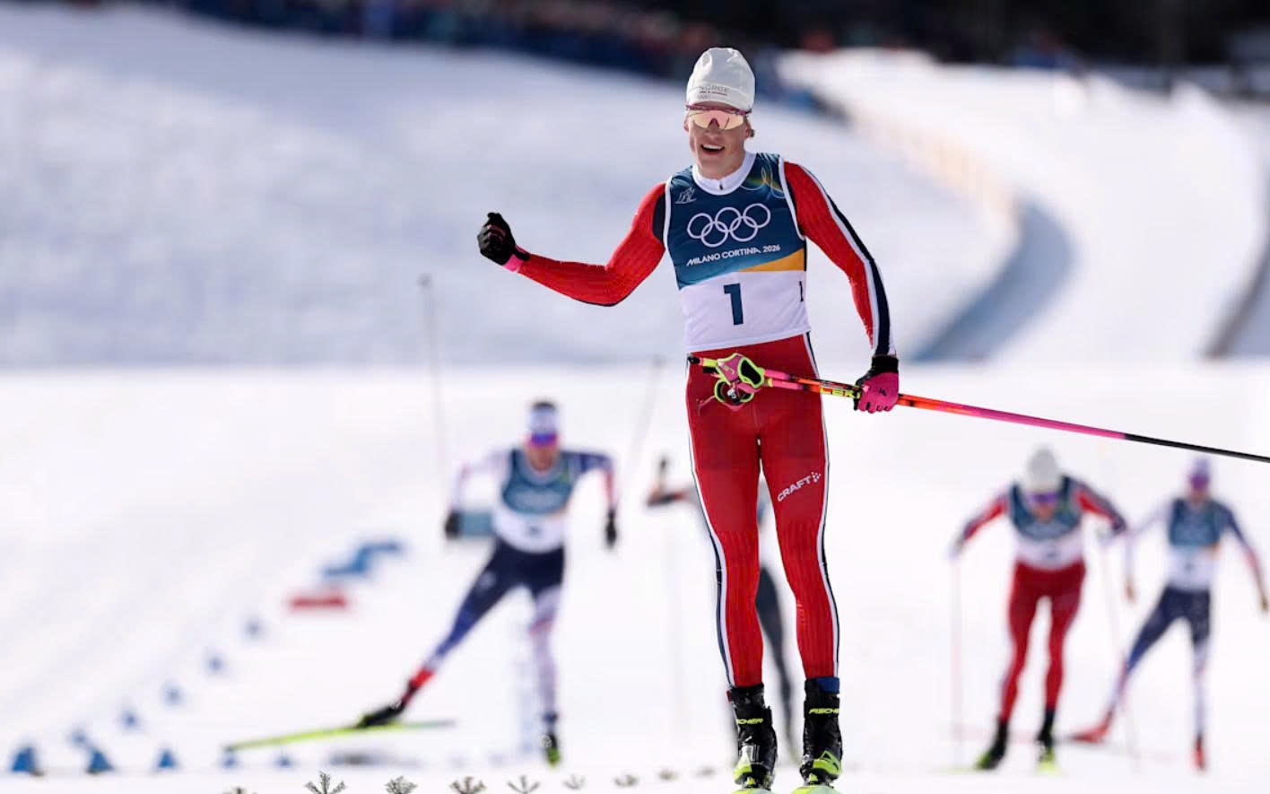 Độc lạ: Đ&agrave;i truyền h&igrave;nh cắt s&oacute;ng v&igrave; gọi VĐV l&agrave; "c&ocirc; ấy" tại Olympic m&ugrave;a đ&ocirc;ng - Ảnh 2.