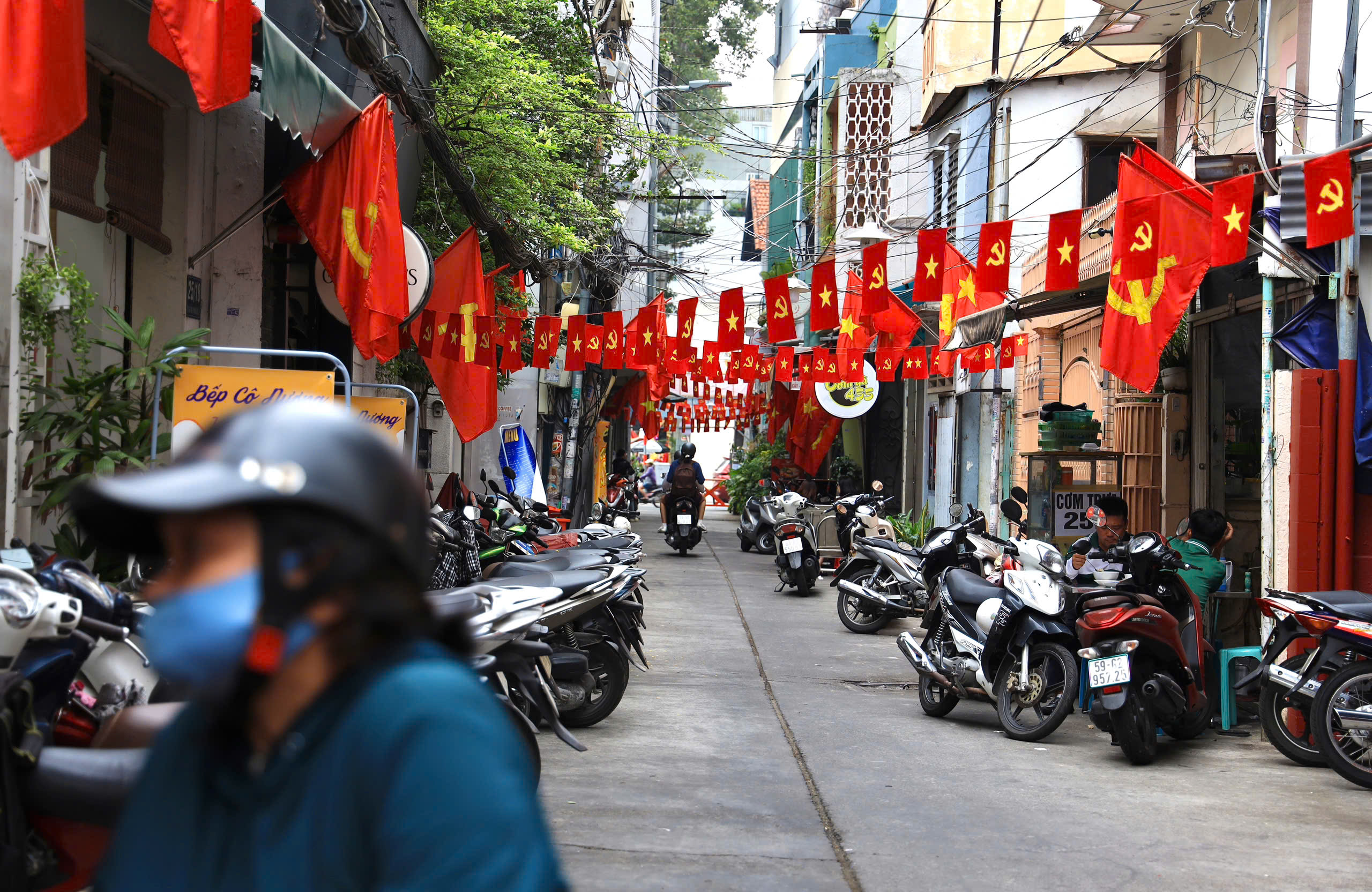 Hơi thở Tết trong hẻm nhỏ tại TPHCM  - Ảnh 7.