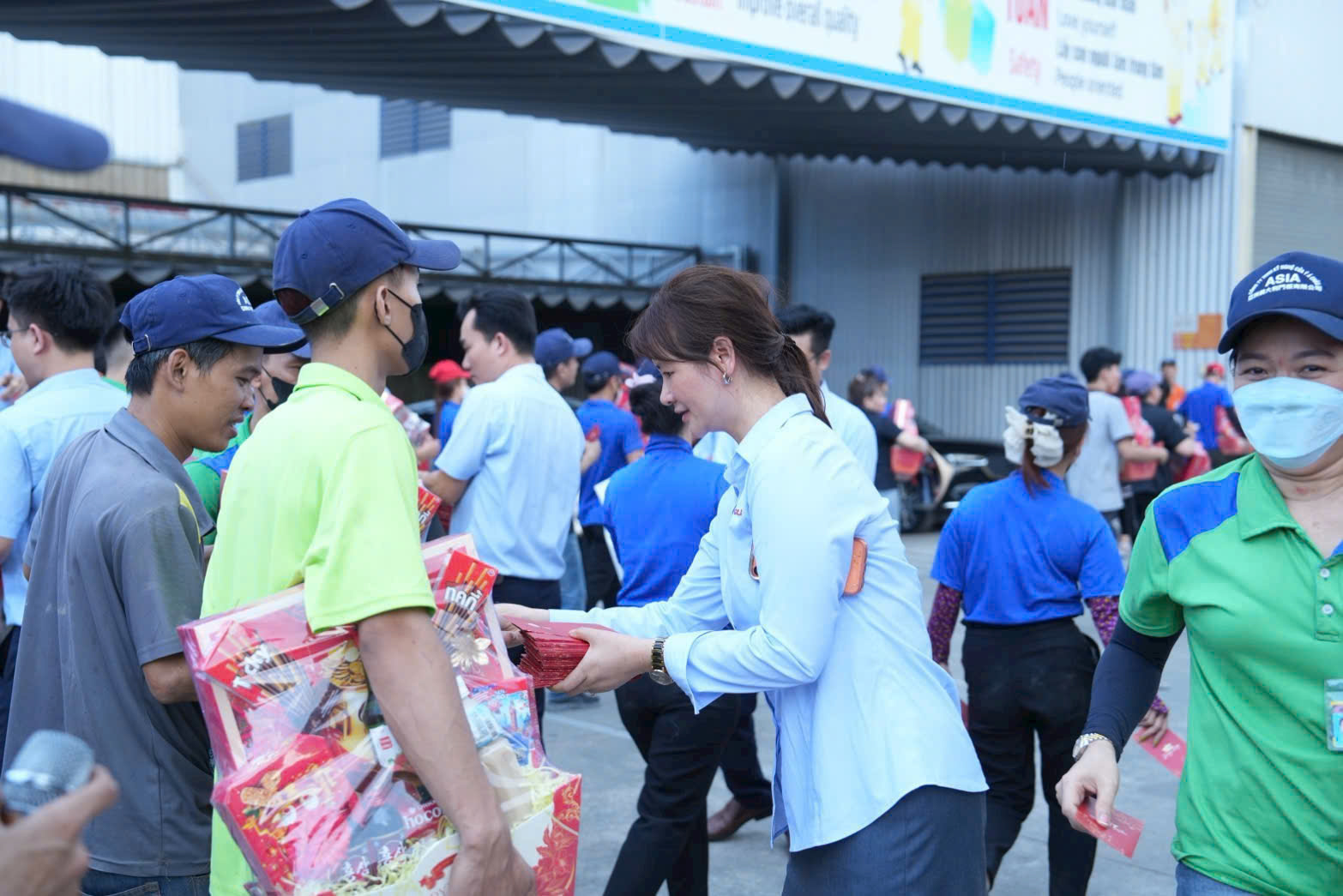 H&igrave;nh ảnh ấm &aacute;p những ng&agrave;y cuối năm tại doanh nghiệp - Ảnh 6.