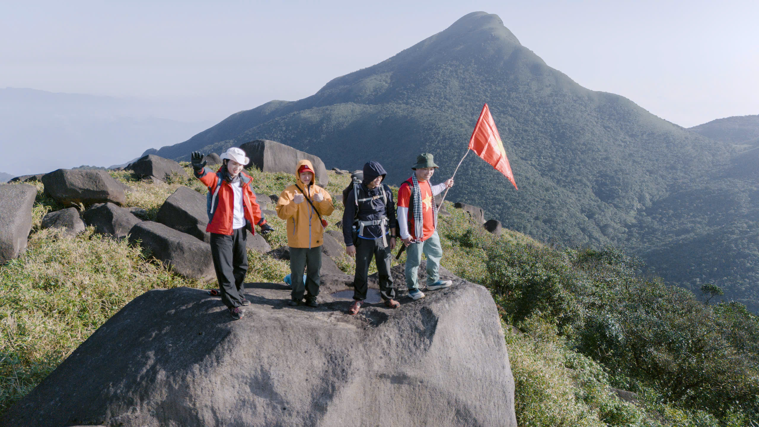 Du xuân trên "nóc nhà Quảng Trị" giữa mây Trường Sơn - Ảnh 3.