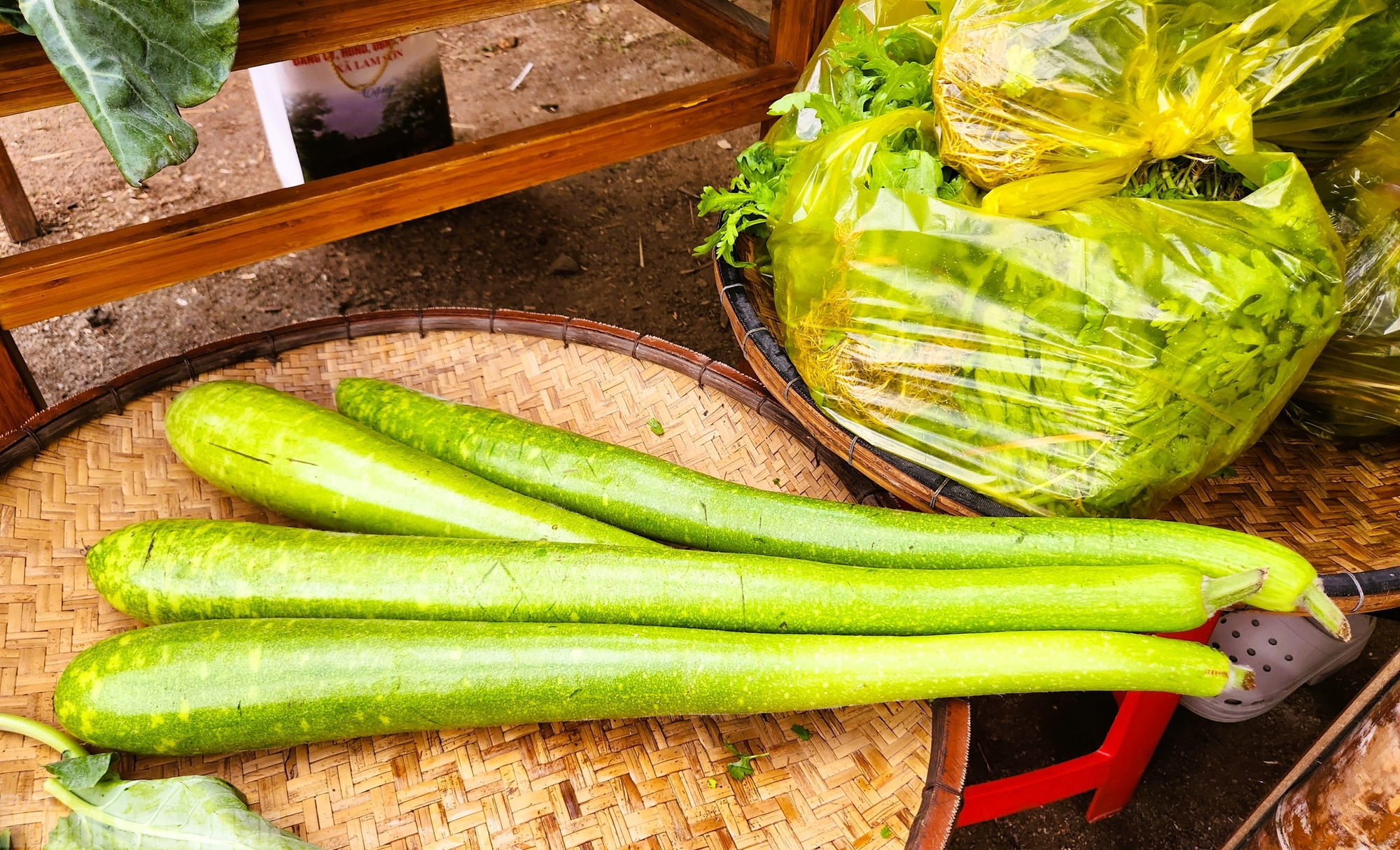 Rủ nhau đi chợ qu&ecirc; ng&agrave;y Tết ở l&agrave;ng cổ ng&agrave;n năm tuổi - Ảnh 7.