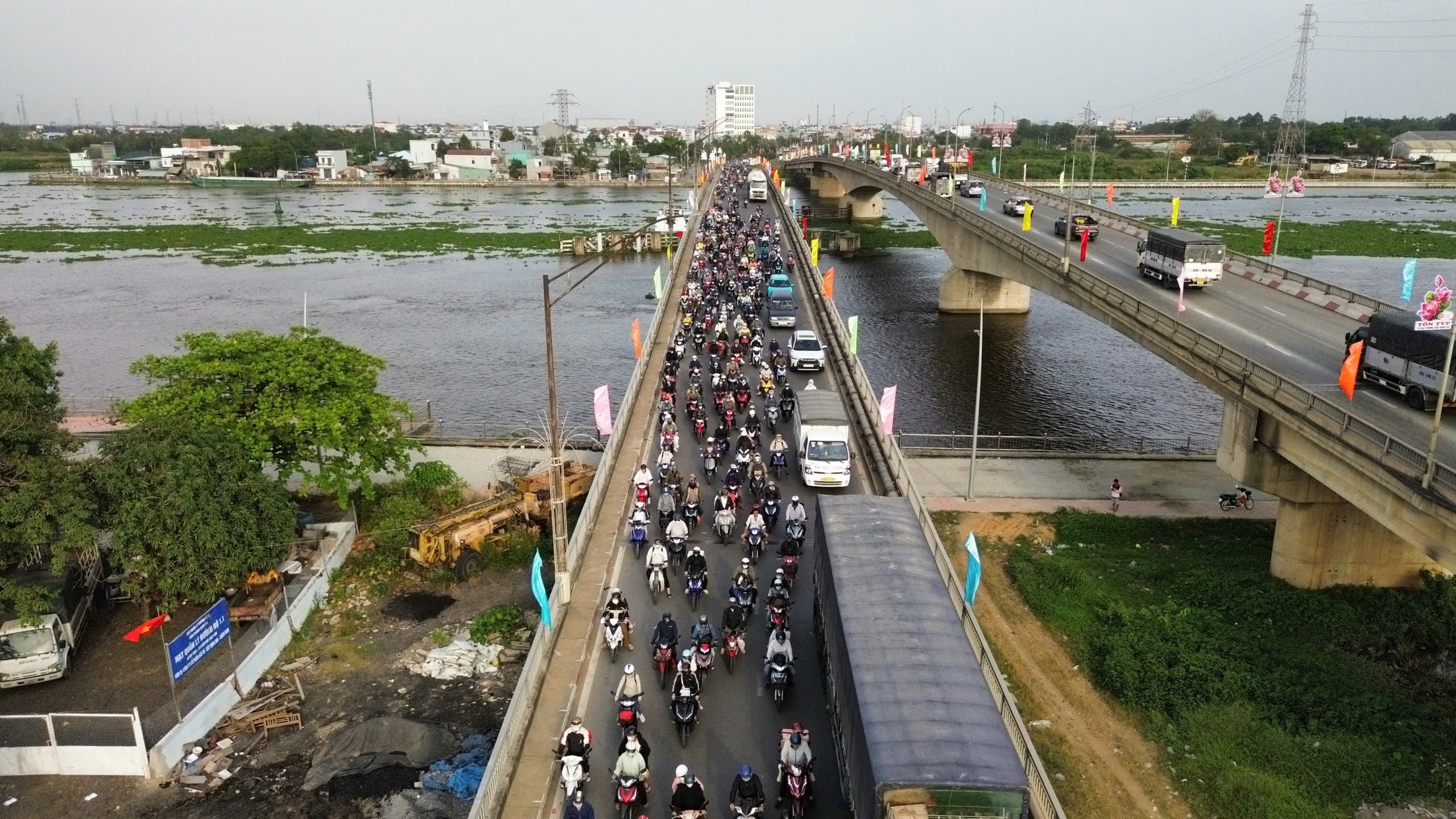 "Biển người" trở về miền Tây ăn Tết - Ảnh 7.