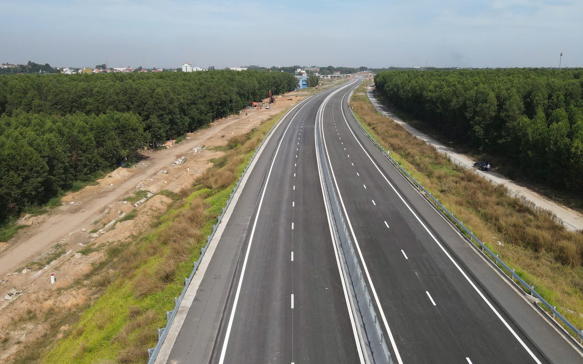 Cao tốc Biên Hòa - Vũng Tàu hoãn khai thác tạm đến tháng 4 , 2026 - Ảnh 1. Cao tốc Biên Hòa - Vũng Tàu hoãn khai thác tạm đến tháng 4 , 2026 - Ảnh 1.