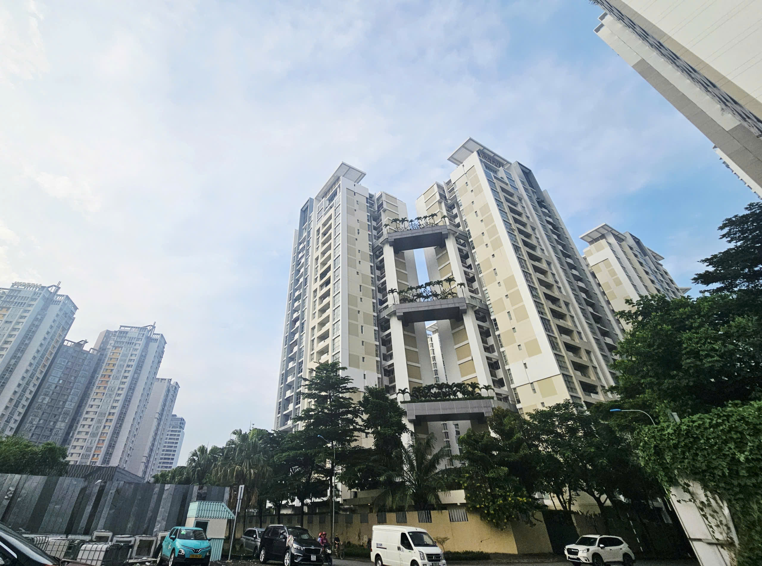 Ngân hàng tạm ngừng cho vay bất động sản và ảnh hưởng đến tín dụng bất động sản 2026 - Ảnh 2. Ngân hàng tạm ngừng cho vay bất động sản và ảnh hưởng đến tín dụng bất động sản 2026 - Ảnh 2.