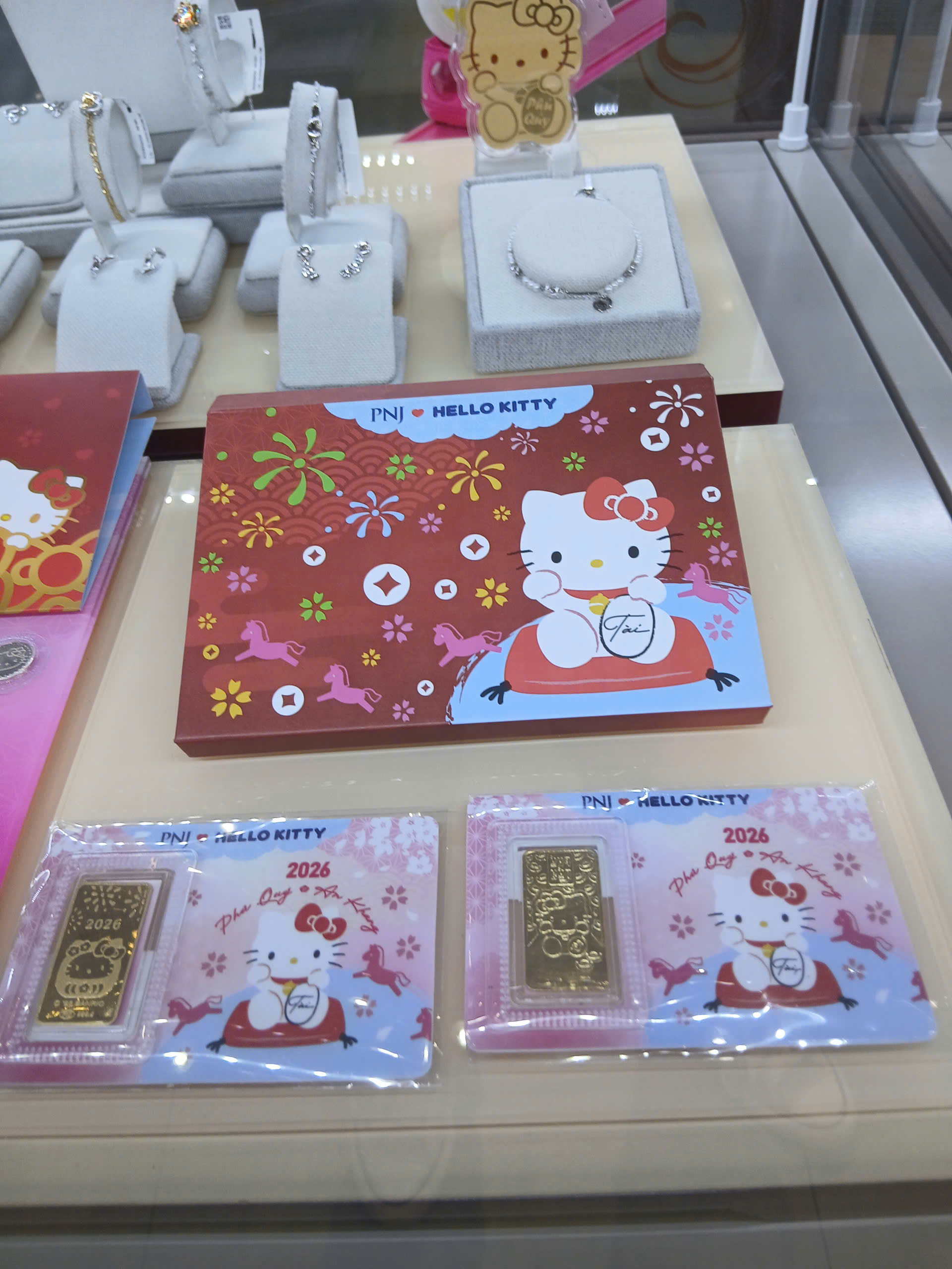 Vàng trang sức hình ngựa chiếm lĩnh thị trường đầu năm Bính Ngọ 2026 - Ảnh 7. Vàng trang sức hình ngựa chiếm lĩnh thị trường đầu năm Bính Ngọ 2026 - Ảnh 7.