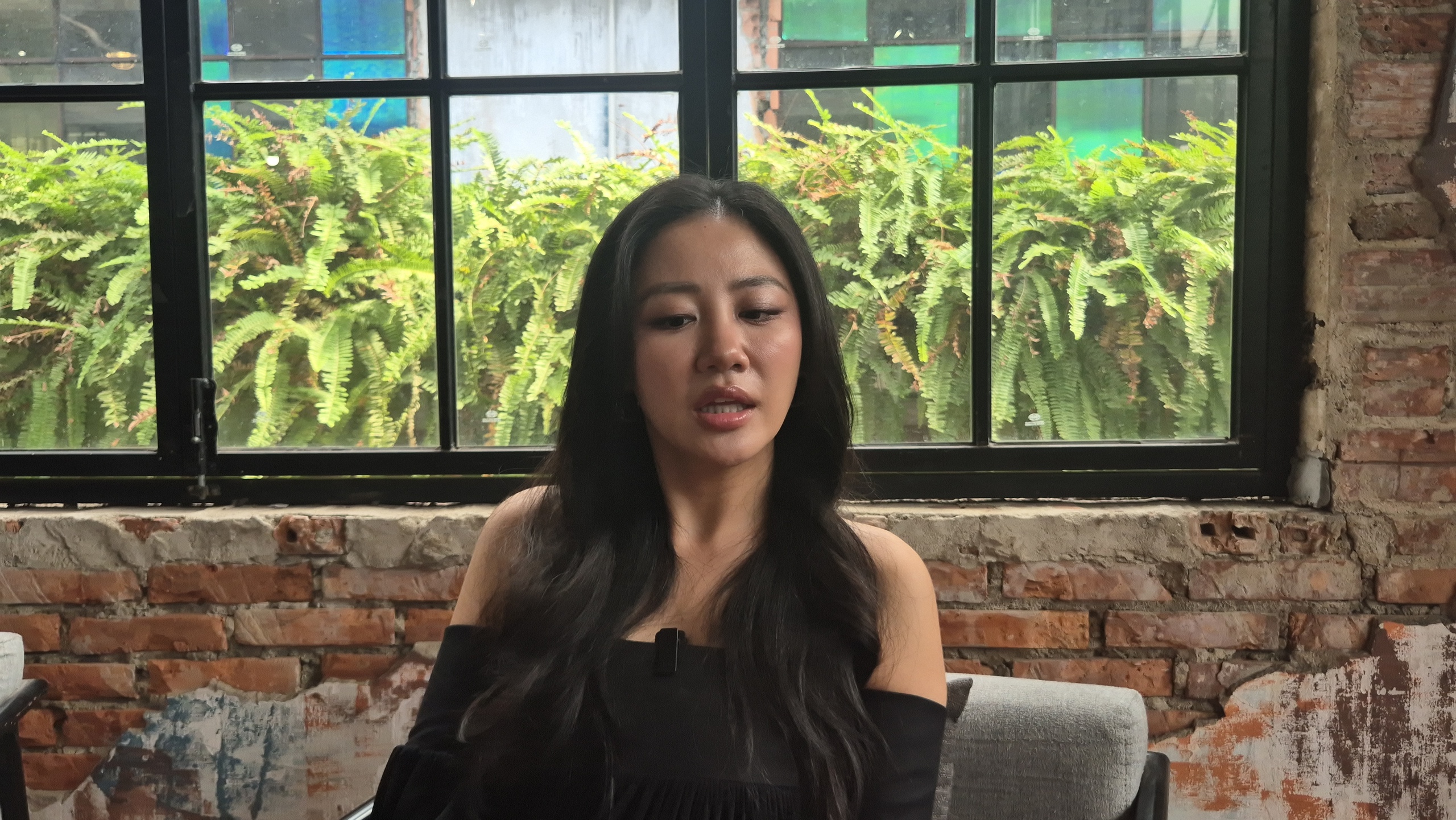 BÀI XUÂN ONLINE ĐĂNG 15-2 (28 TẾT). TỰA: Văn Mai Hương: "Đó là nụ hôn màn ảnh đầu tiên của tôi!" - Ảnh 1.