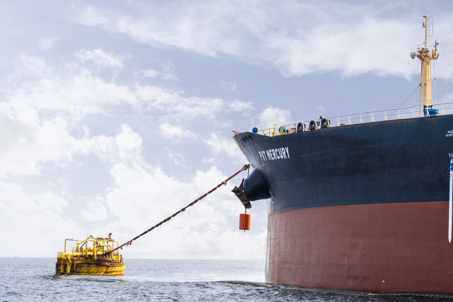 Vận hành tối đa Nhà máy lọc dầu Dung Quất, bảo đảm nguồn cung xăng dầu dịp Tết - Ảnh 2.