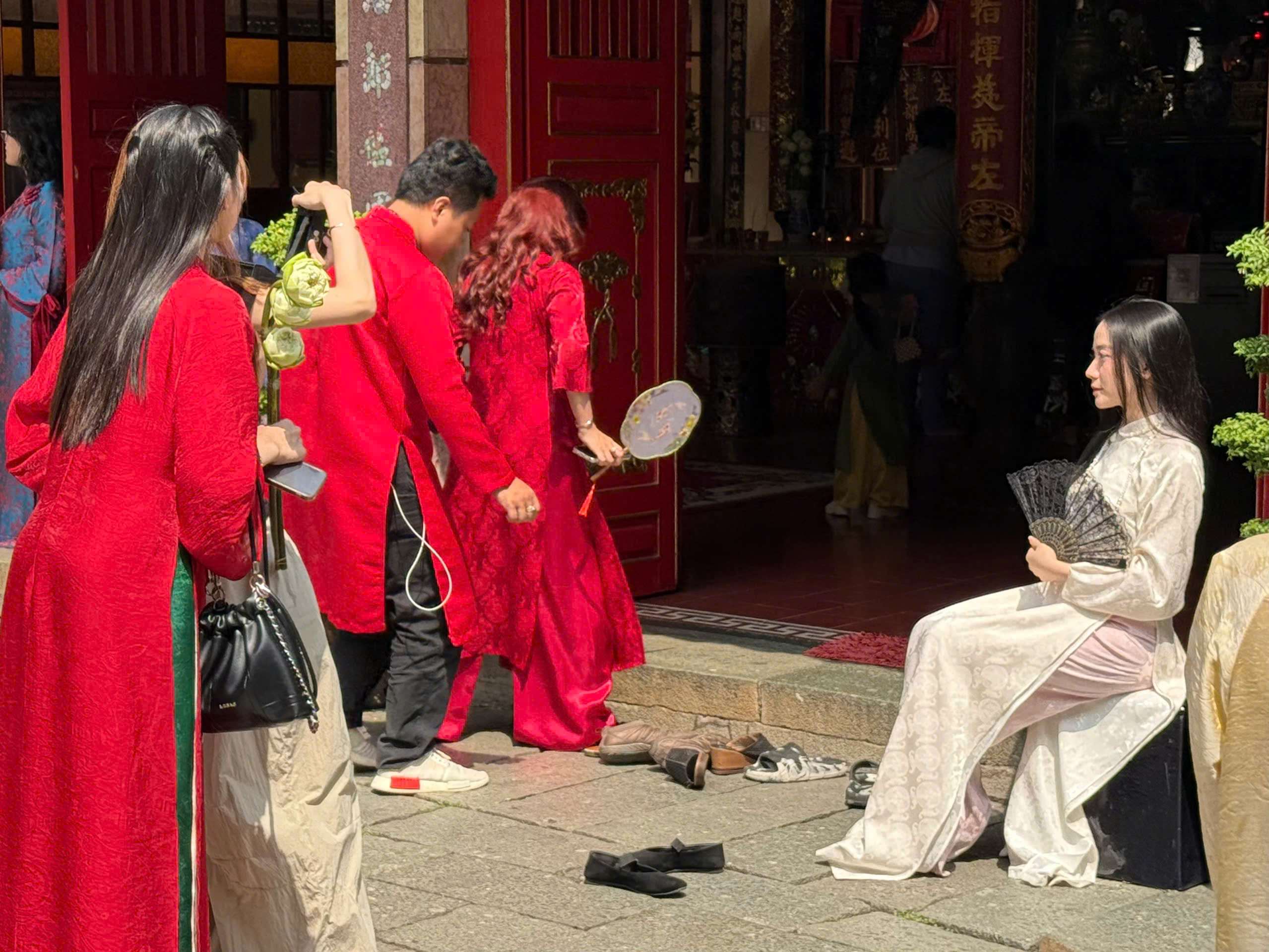 Tết qua góc nhìn người trẻ và du khách quốc tế - Ảnh 2.