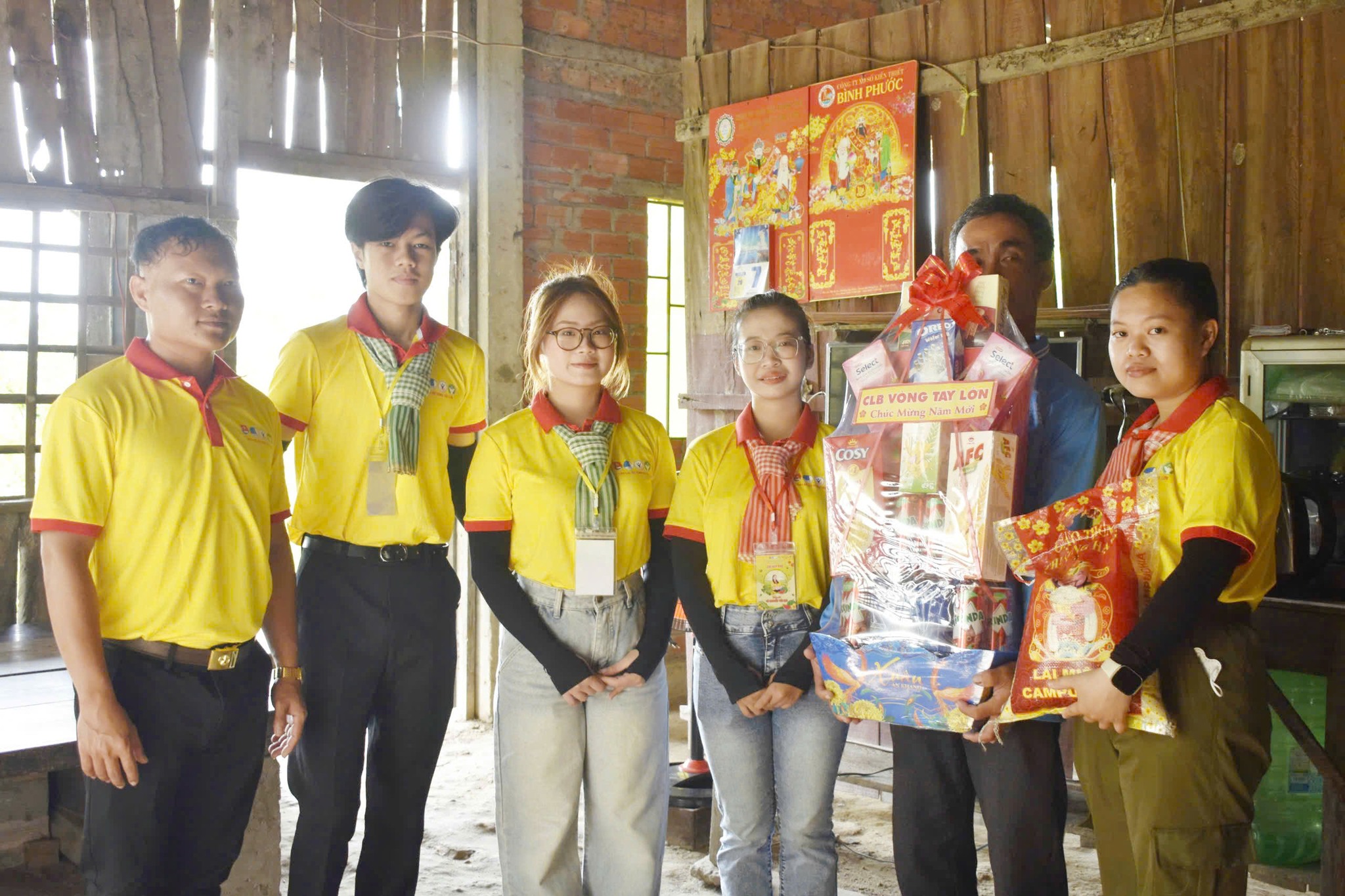 Mang Xuân về xã biên giới - Ảnh 29.