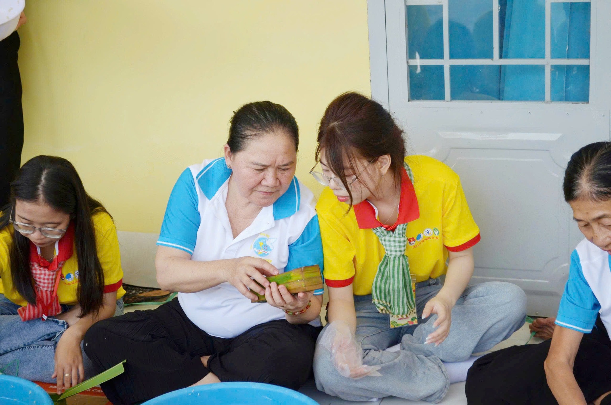 Mang Xuân về xã biên giới - Ảnh 20.